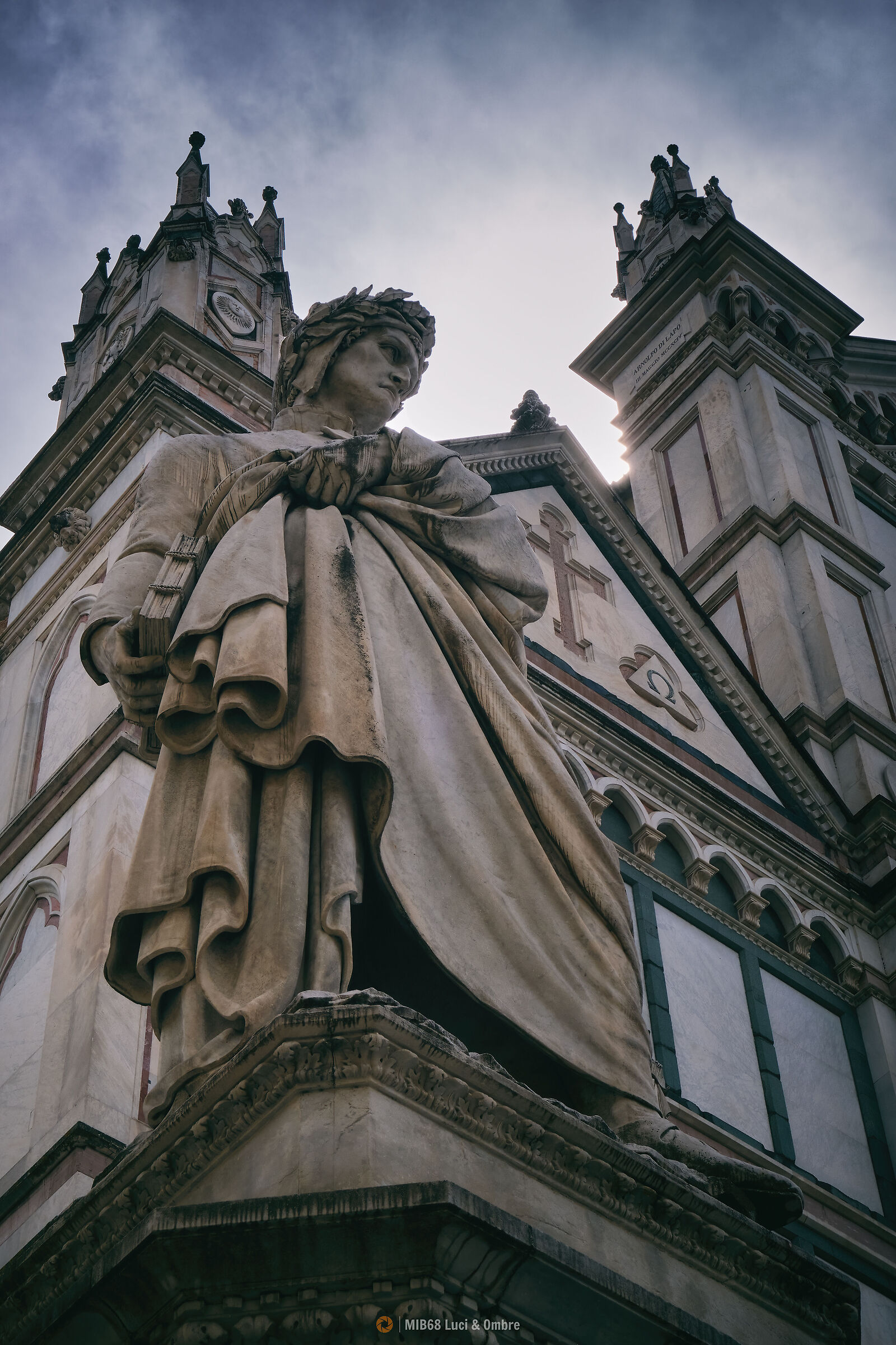 Dante Alighieri, Piazza Santa Croce