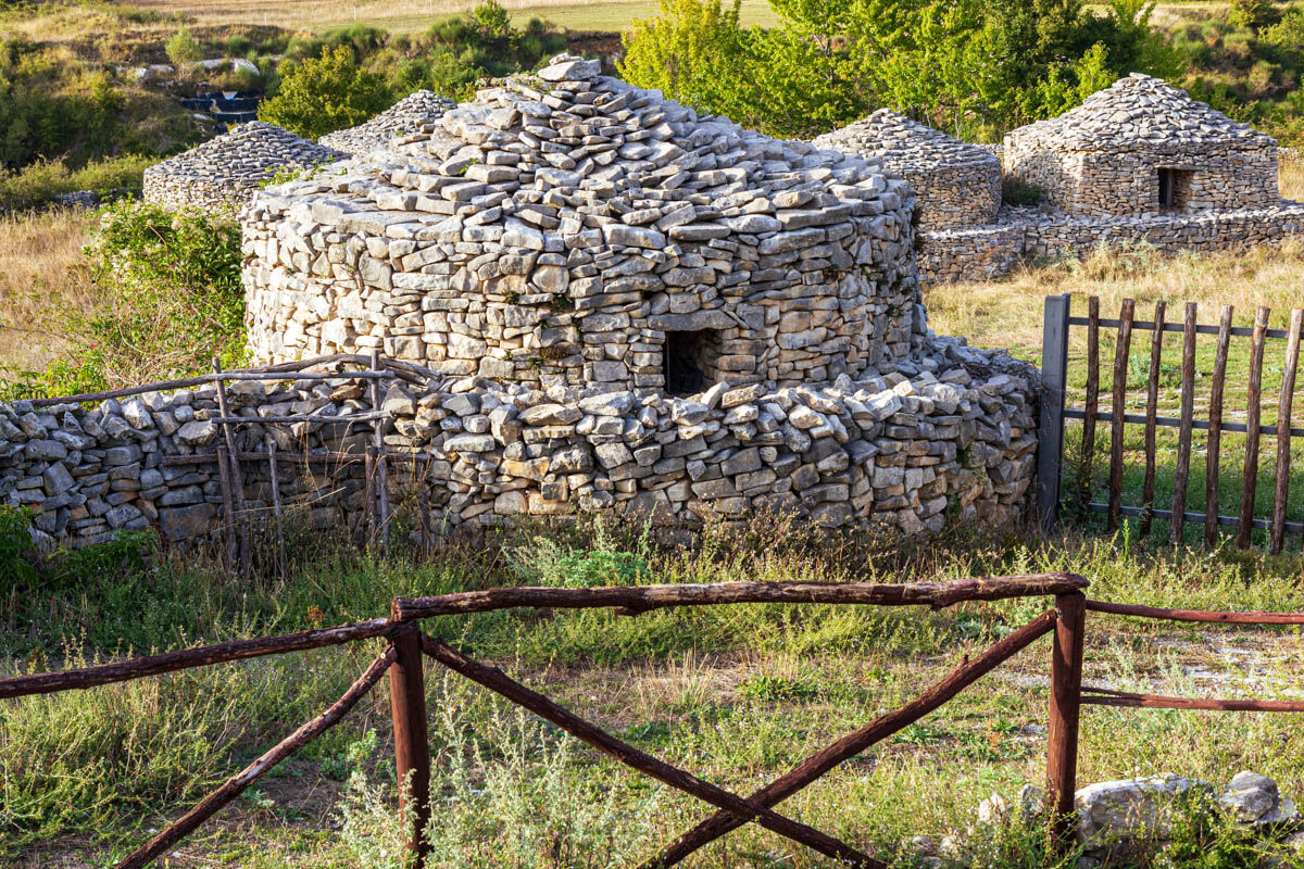 Abbateggio (PE) - Paleolithic Ecomuseum