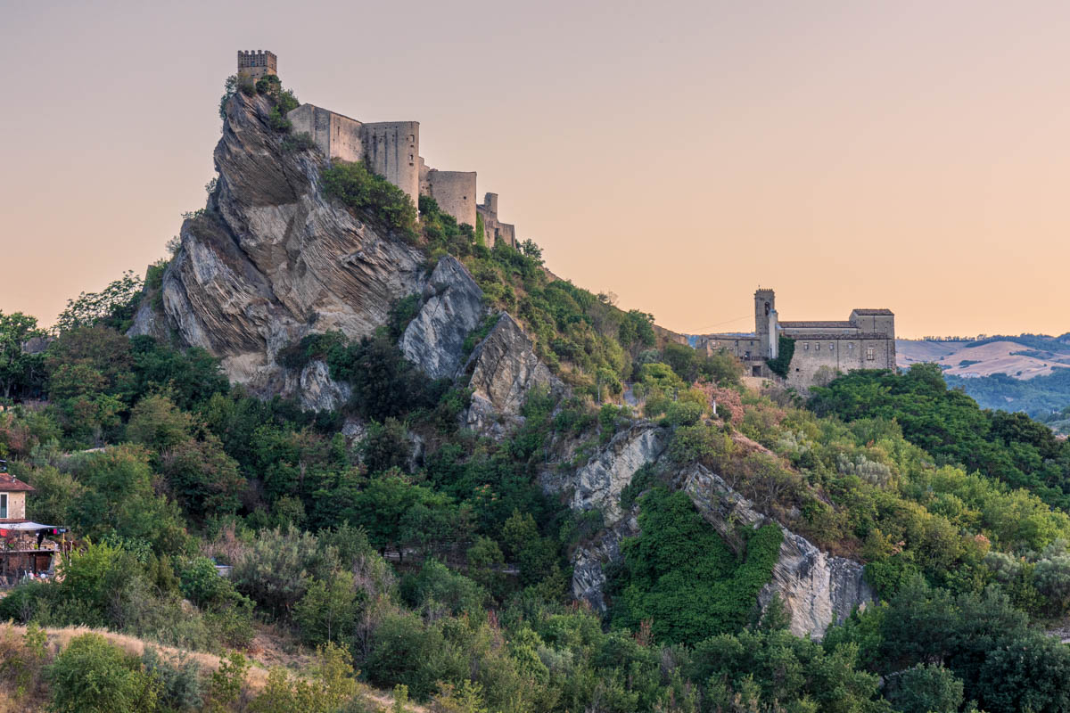 Roccascalegna /CH) - The castle