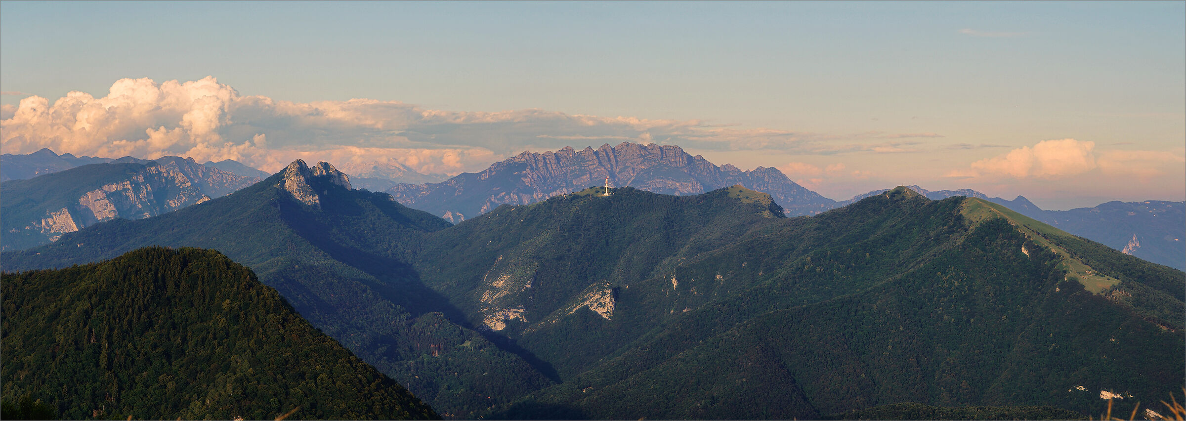 vista dal Monte Puscio 1141m slm (Triangolo Lariano)