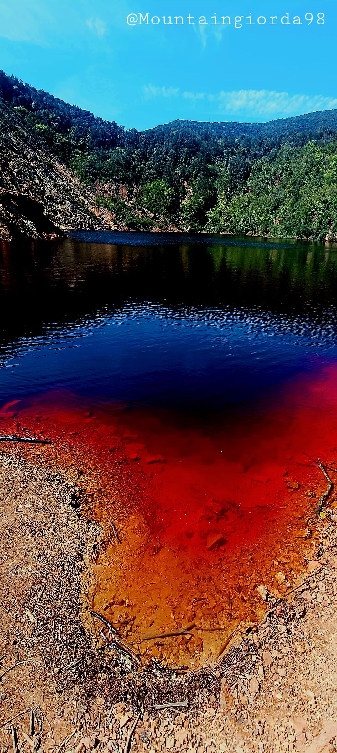Laghetto Rosso Delle Conche di Rio