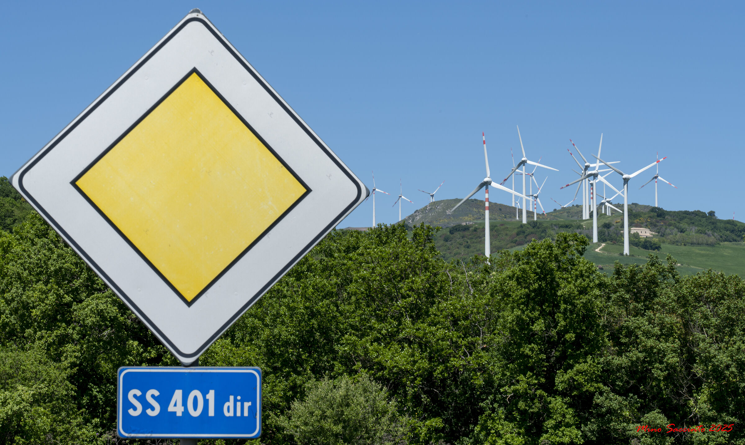 Li chiamano Parchi Eolici  (hanno diritto precedenza)