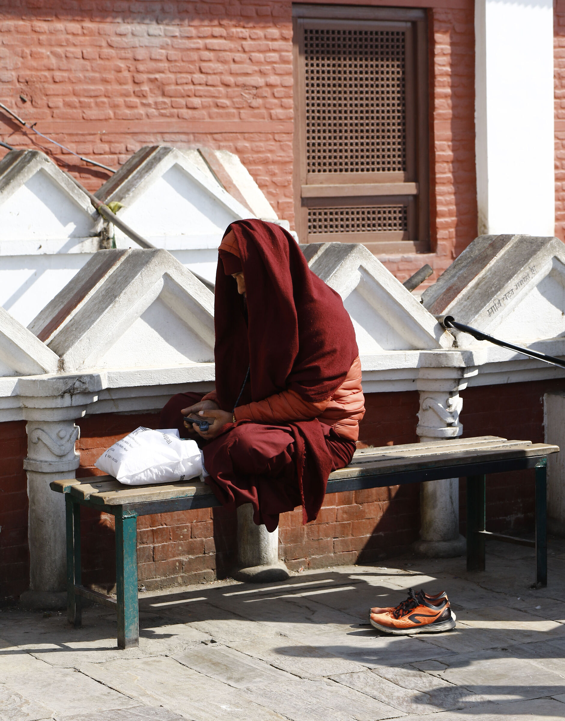 Kathmandu: Swoyambhunath temple monk praying