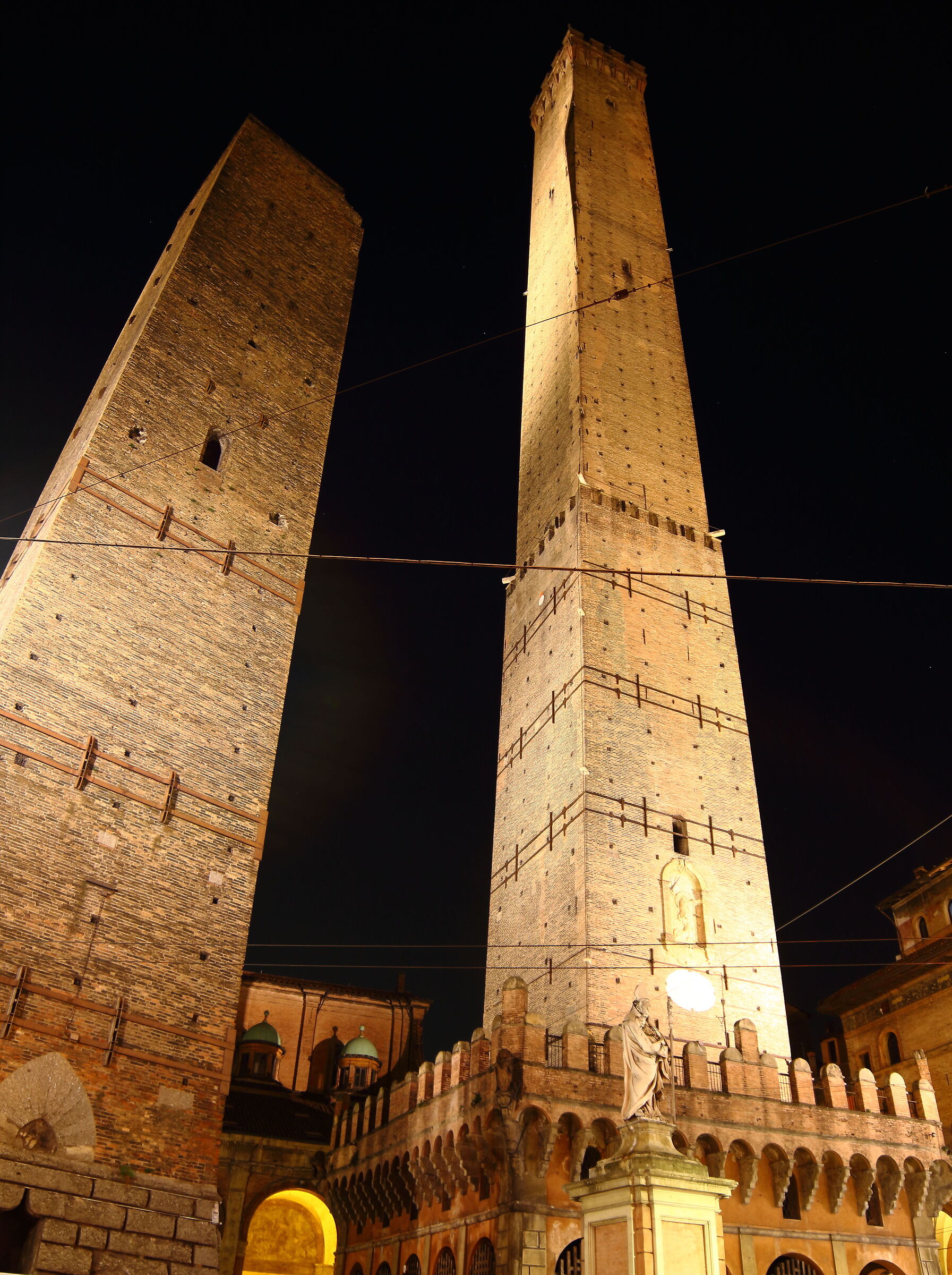 Under the 2Torri
