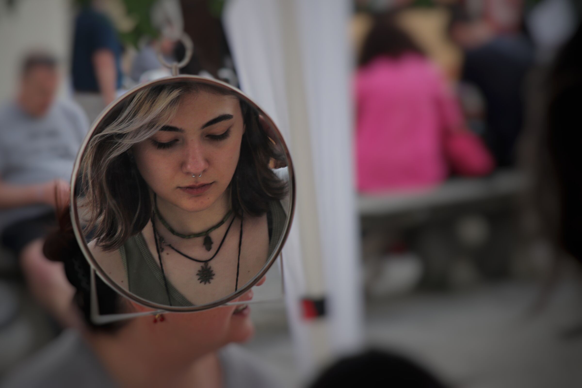 Mirrorless? No, reflex!