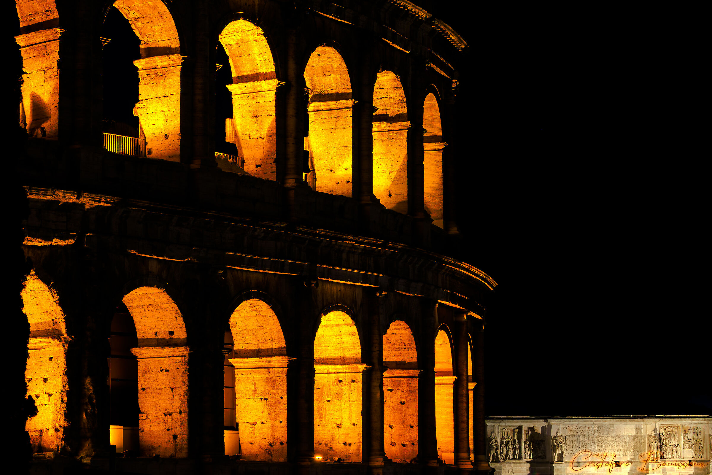 Il Colosseo di sera