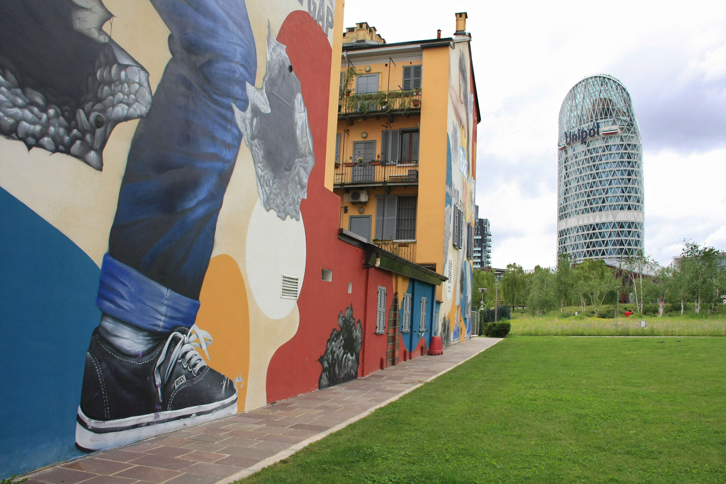 due passi in Gae Aulenti