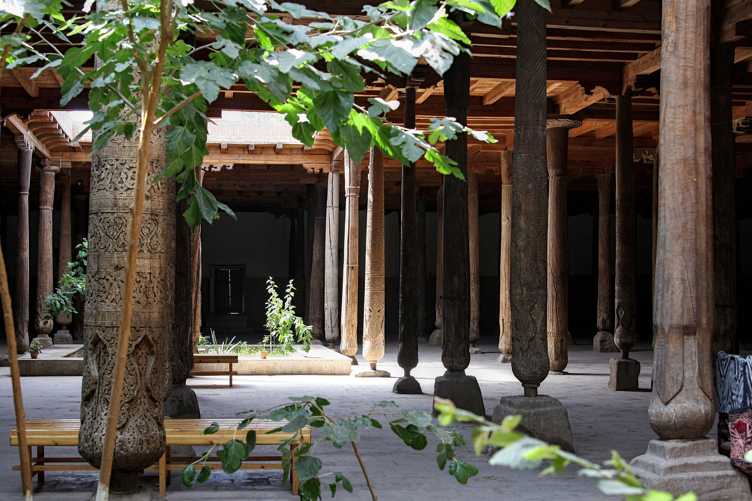 Il Bosco di Colonne: Moschea di Legno di Khiva