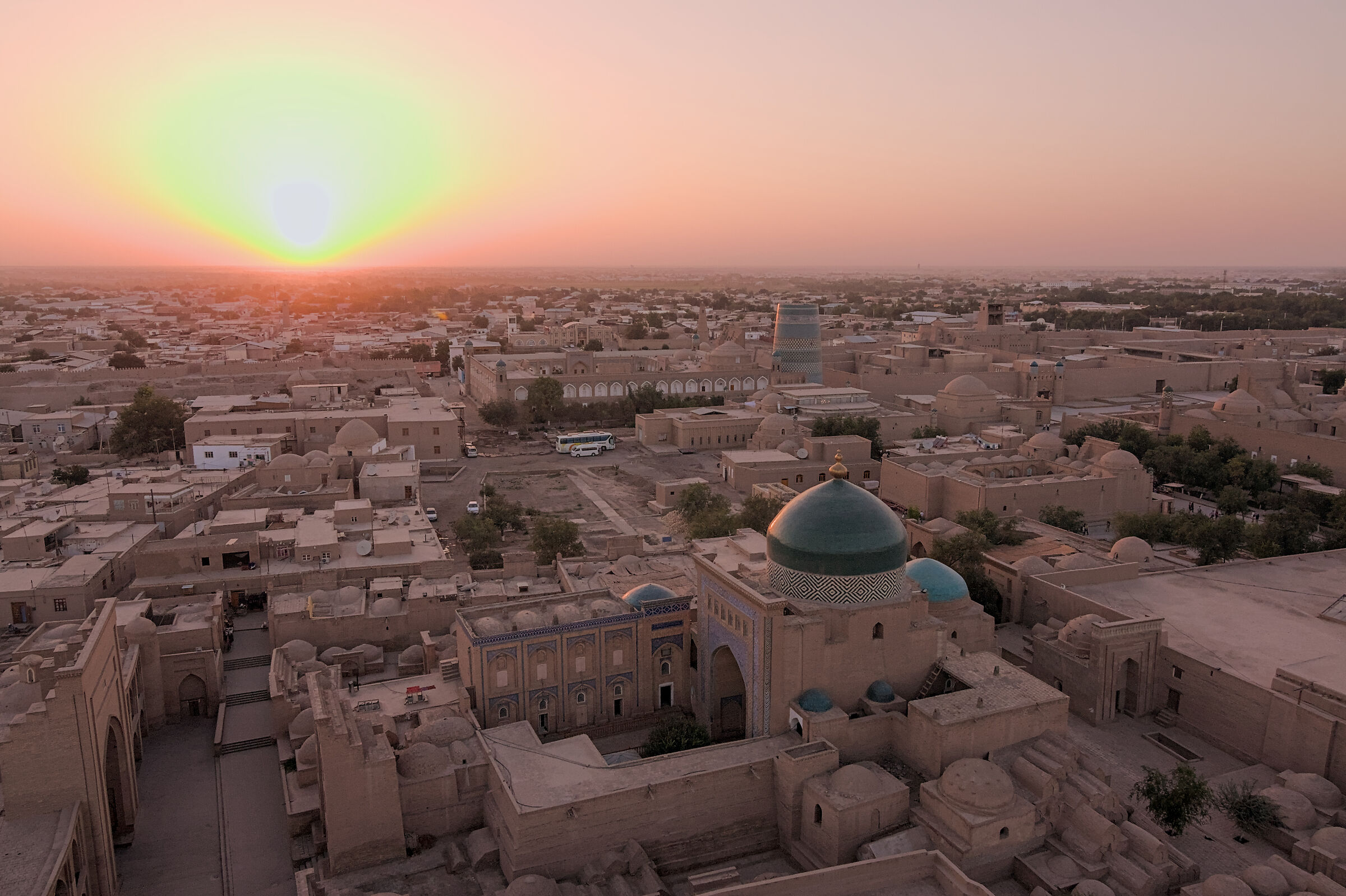 Tramonto su Khiva dal minareto