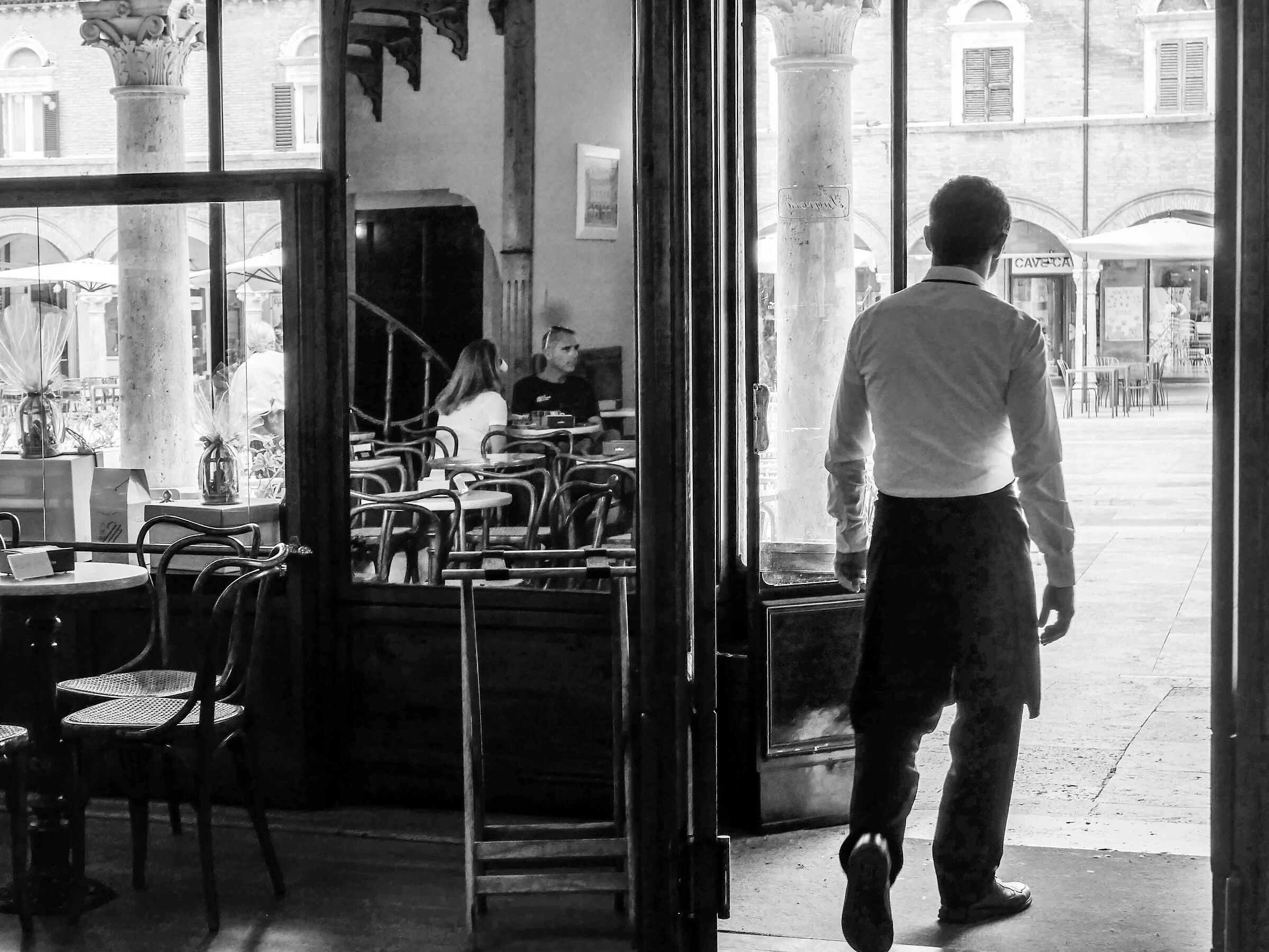 Interno. Antico caffè Meletti, Ascoli Piceno
