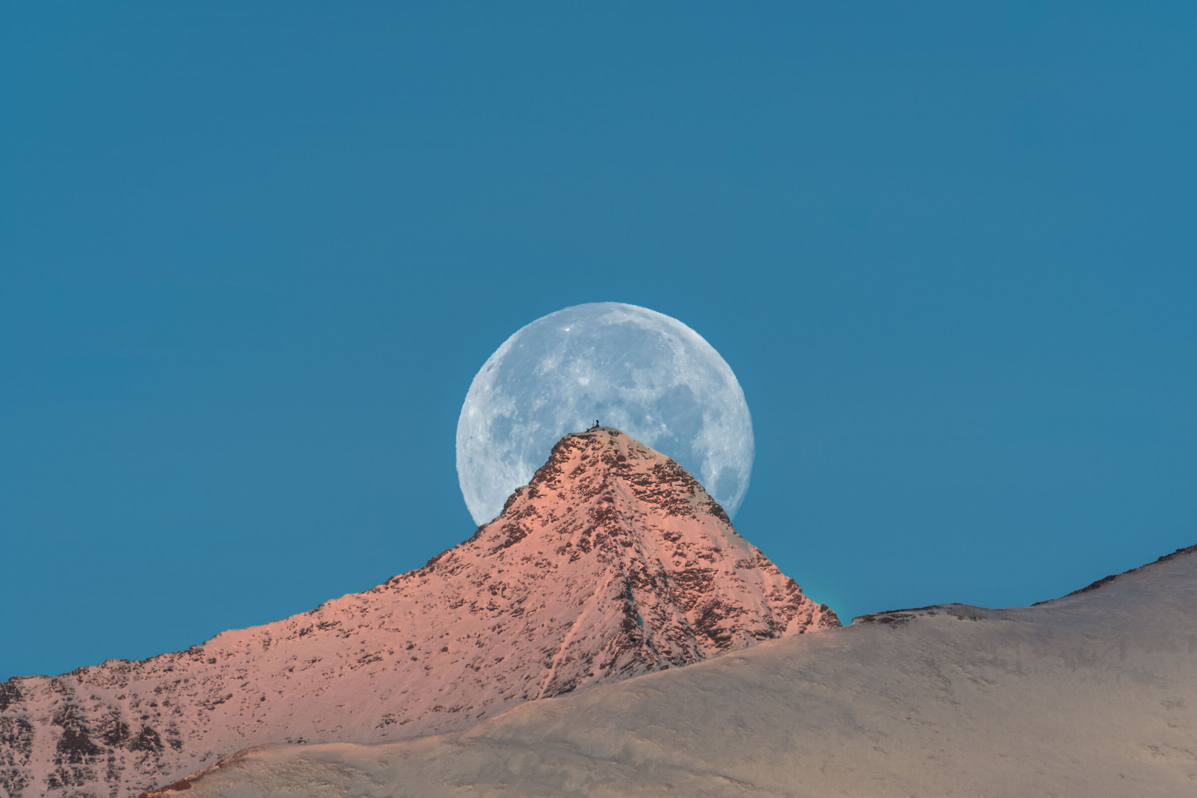 "Madonnina" on the moon (Lunar sunset). Melon rock