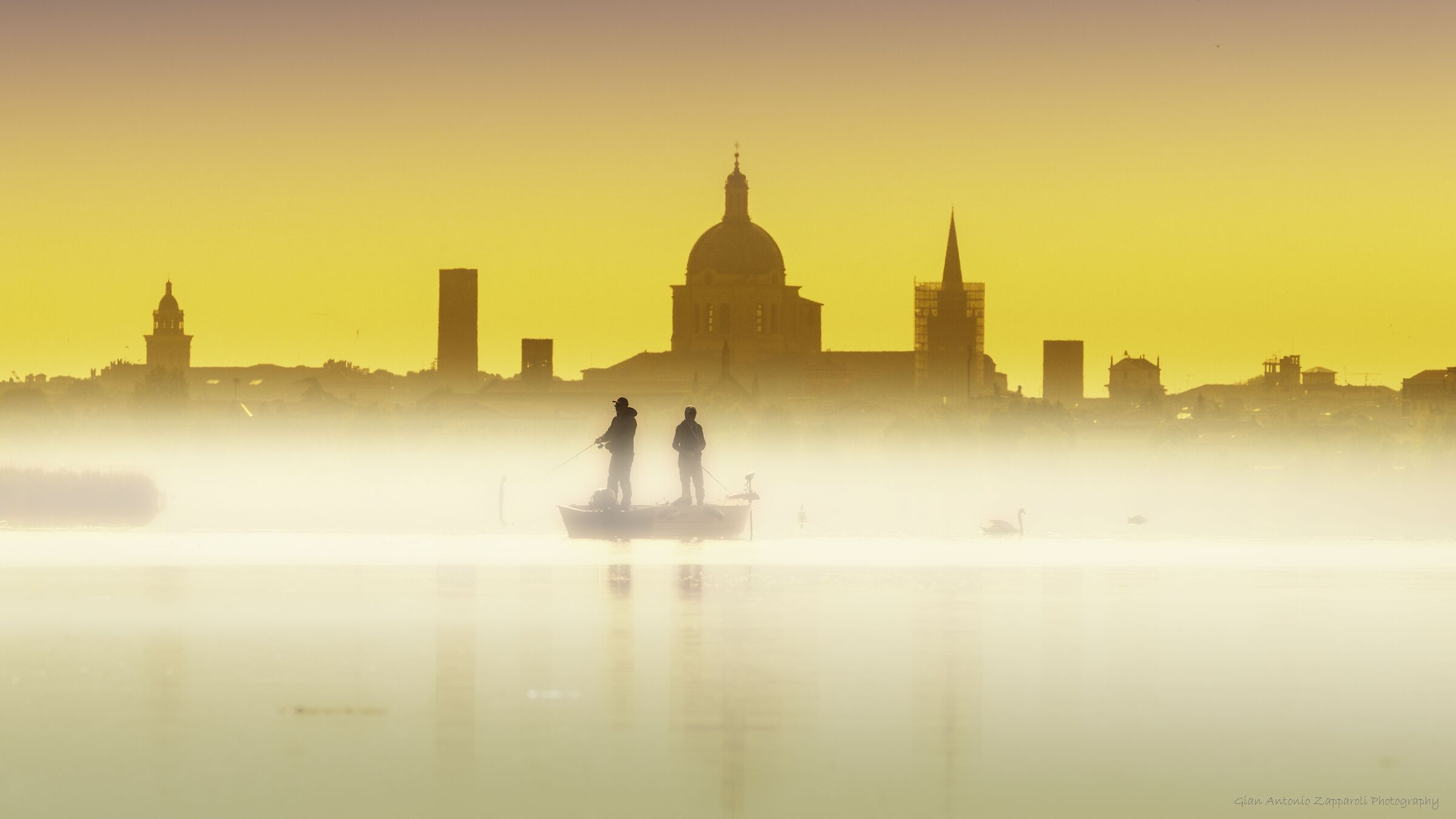 Profilo di Mantova storica vista dal Lago Superiore