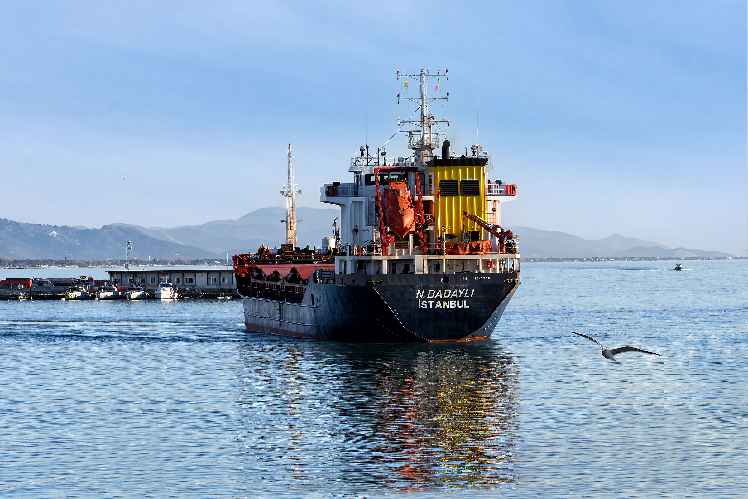 Il porto di Marina di Carrara