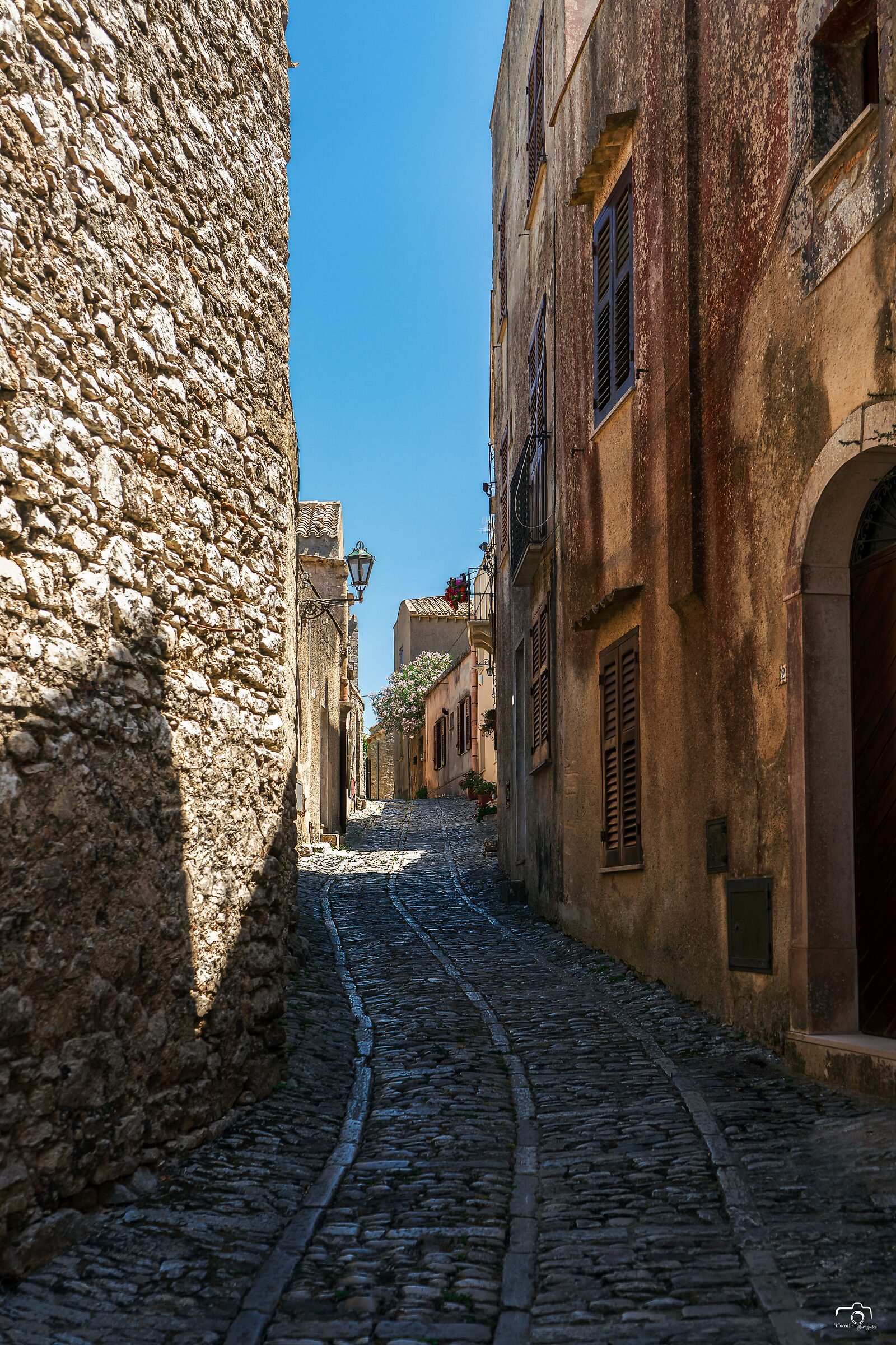 Per i vicoli di Erice - Sicilia occidentale
