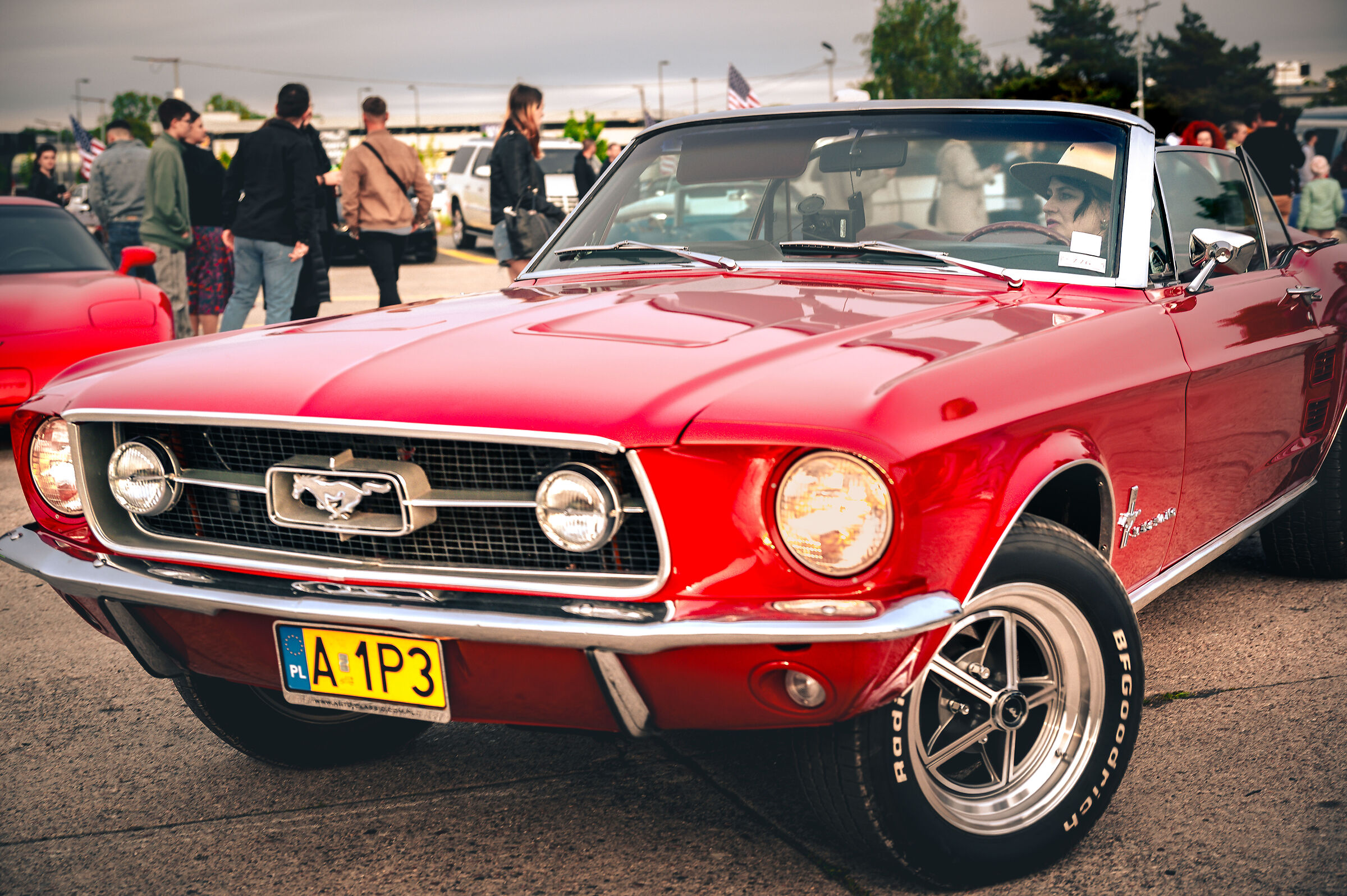 Mustang Cabrio Red Lady