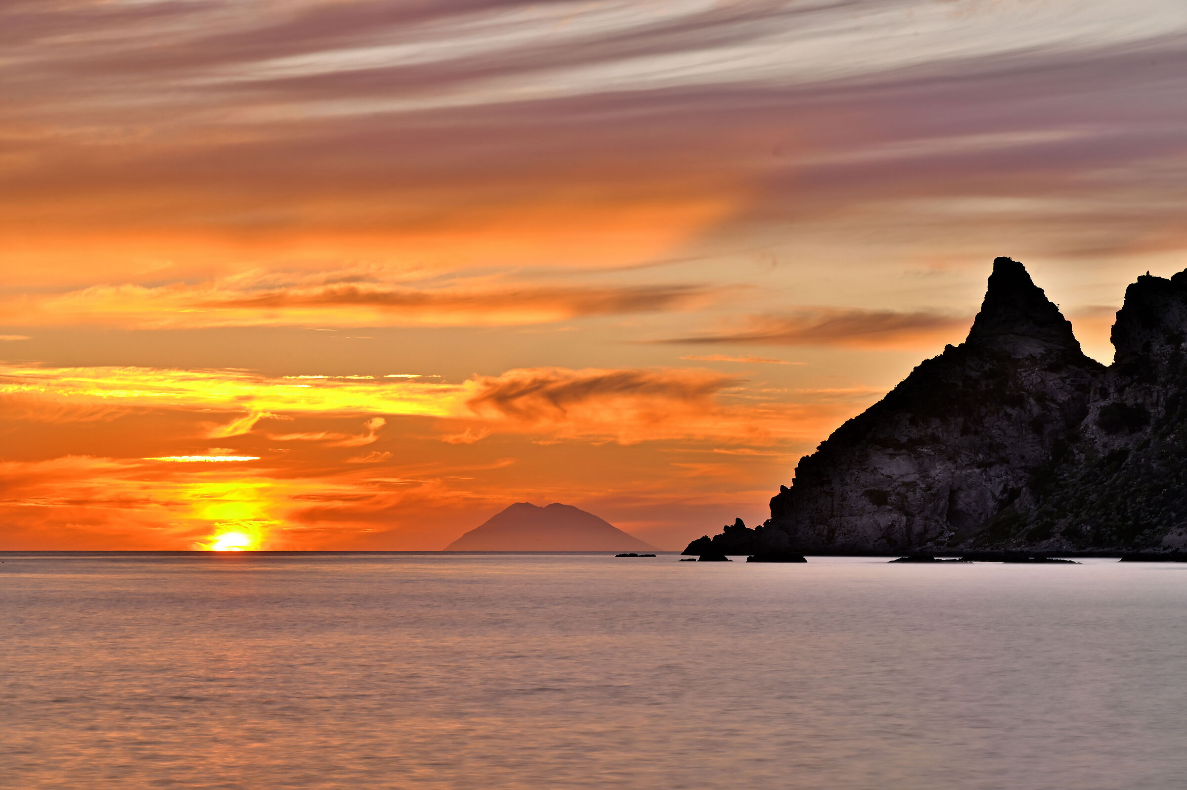 Lo Stromboli visto da Capo Vaticano