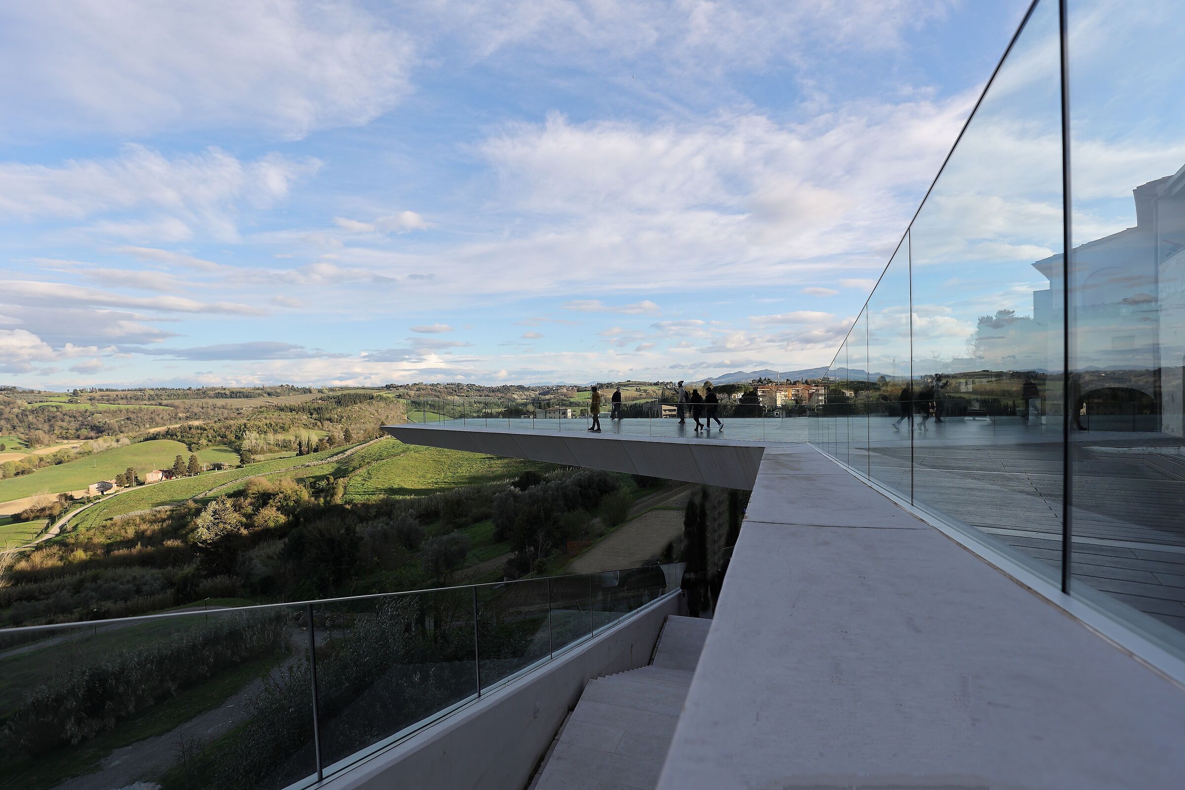 Suspended views and geometries