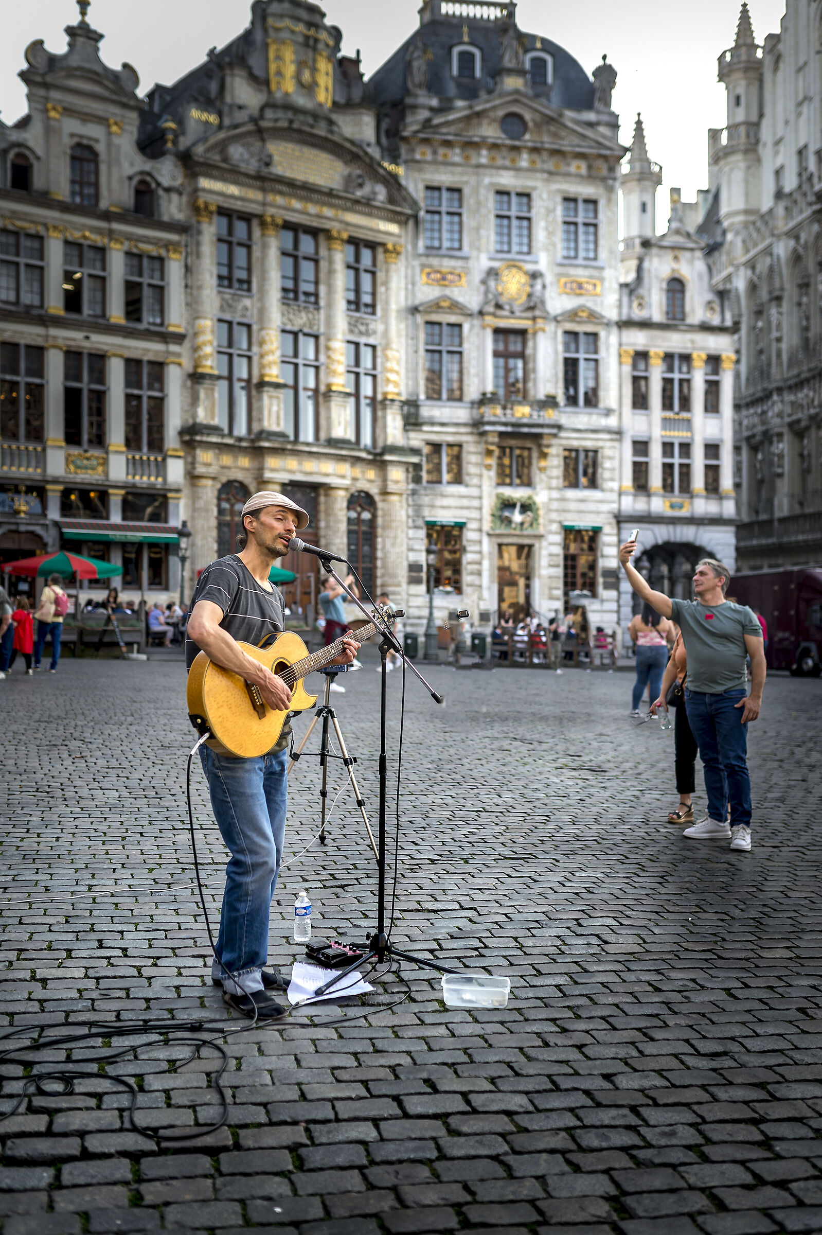 Artist in Grand Place