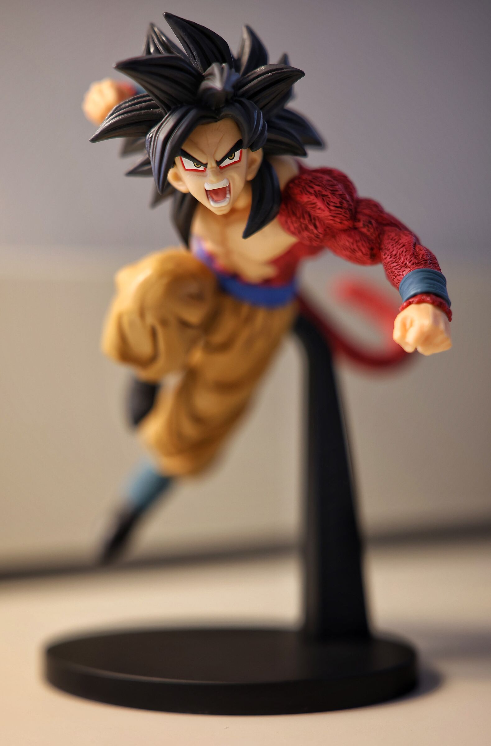 Goku SSJ4 (Canon RF 50mm 1.4L VCM Test)
