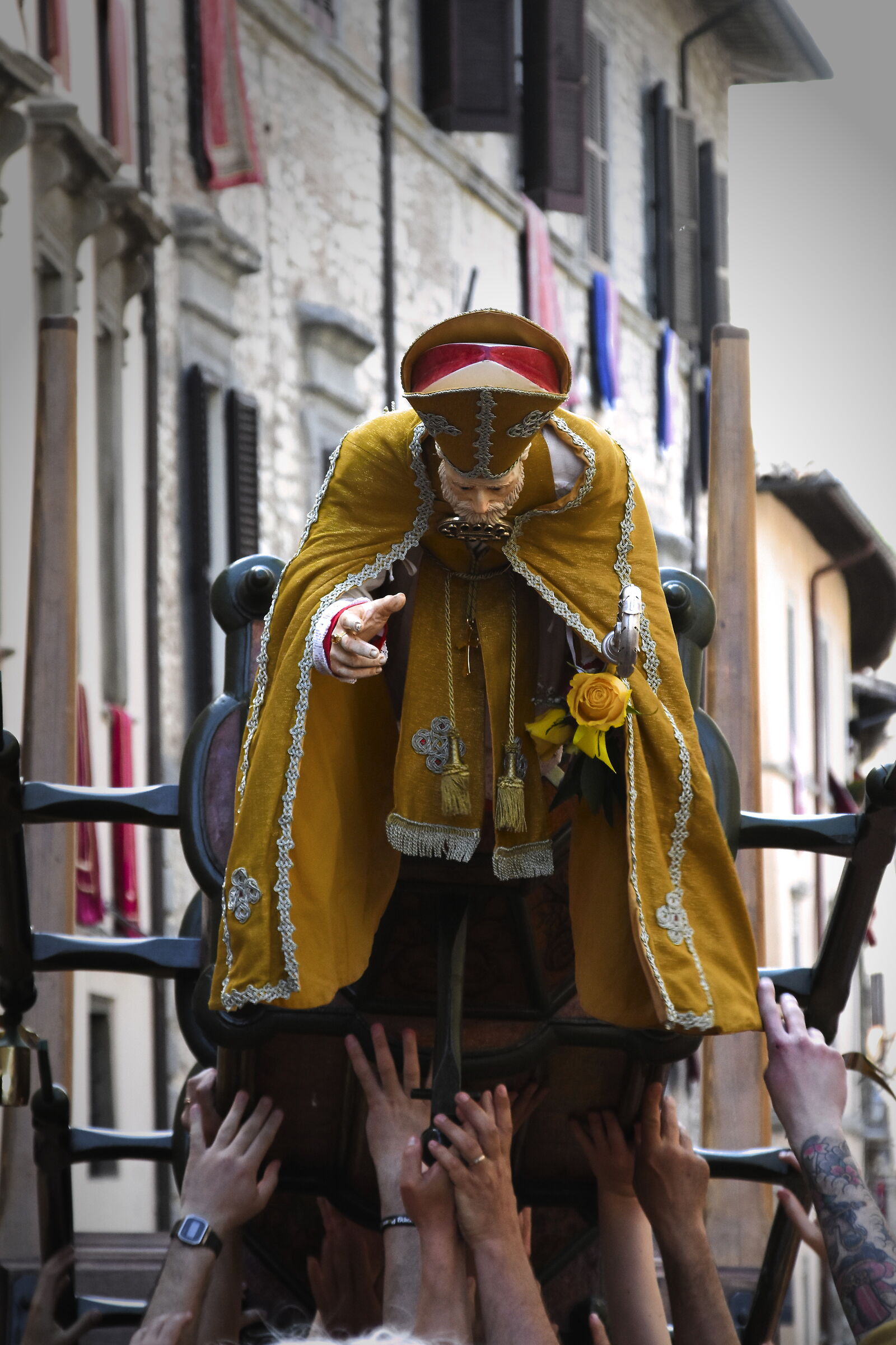 St. Ubaldo kisses the people