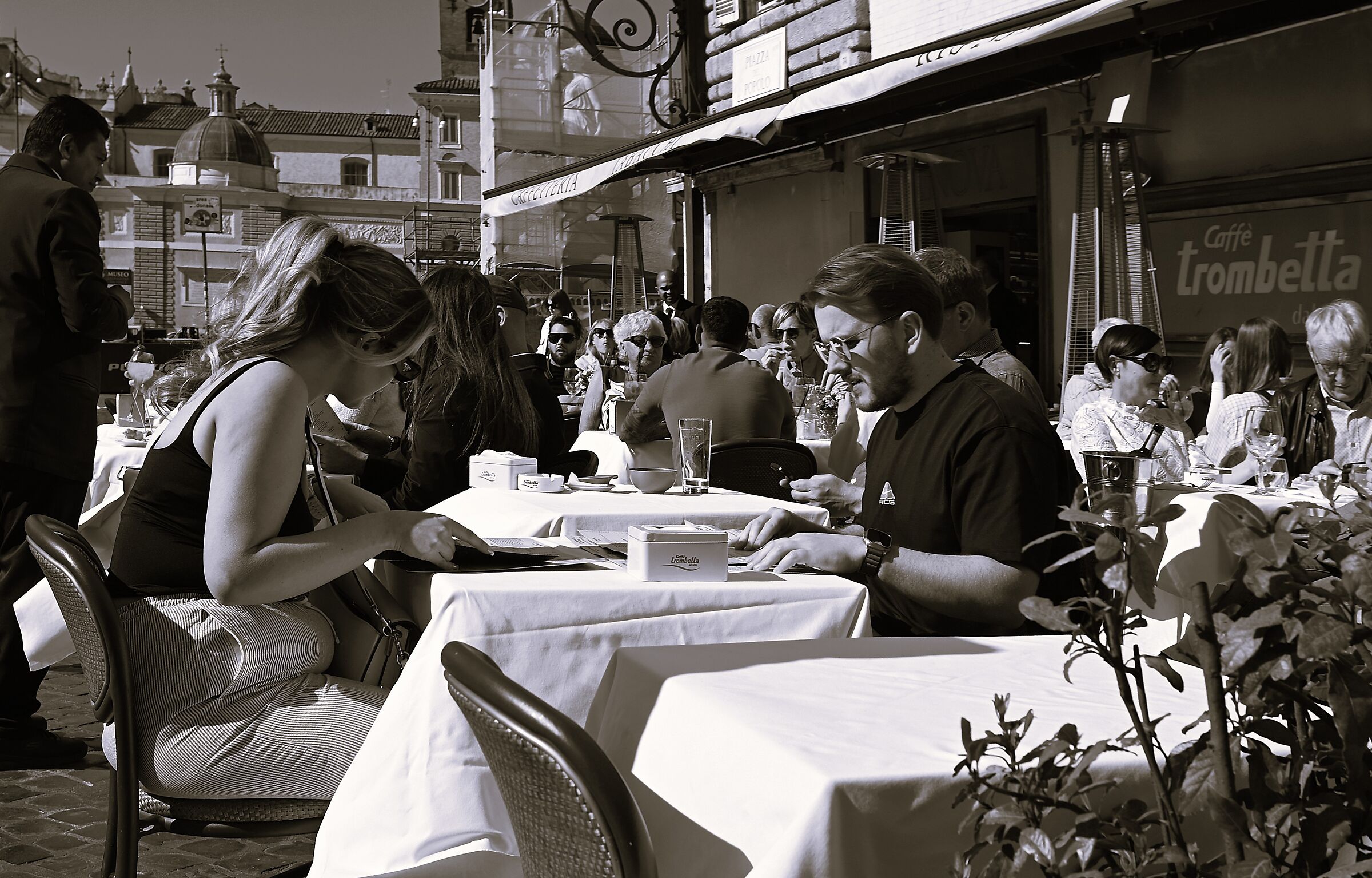 tradotto in dialetto locale: mo che se magna?