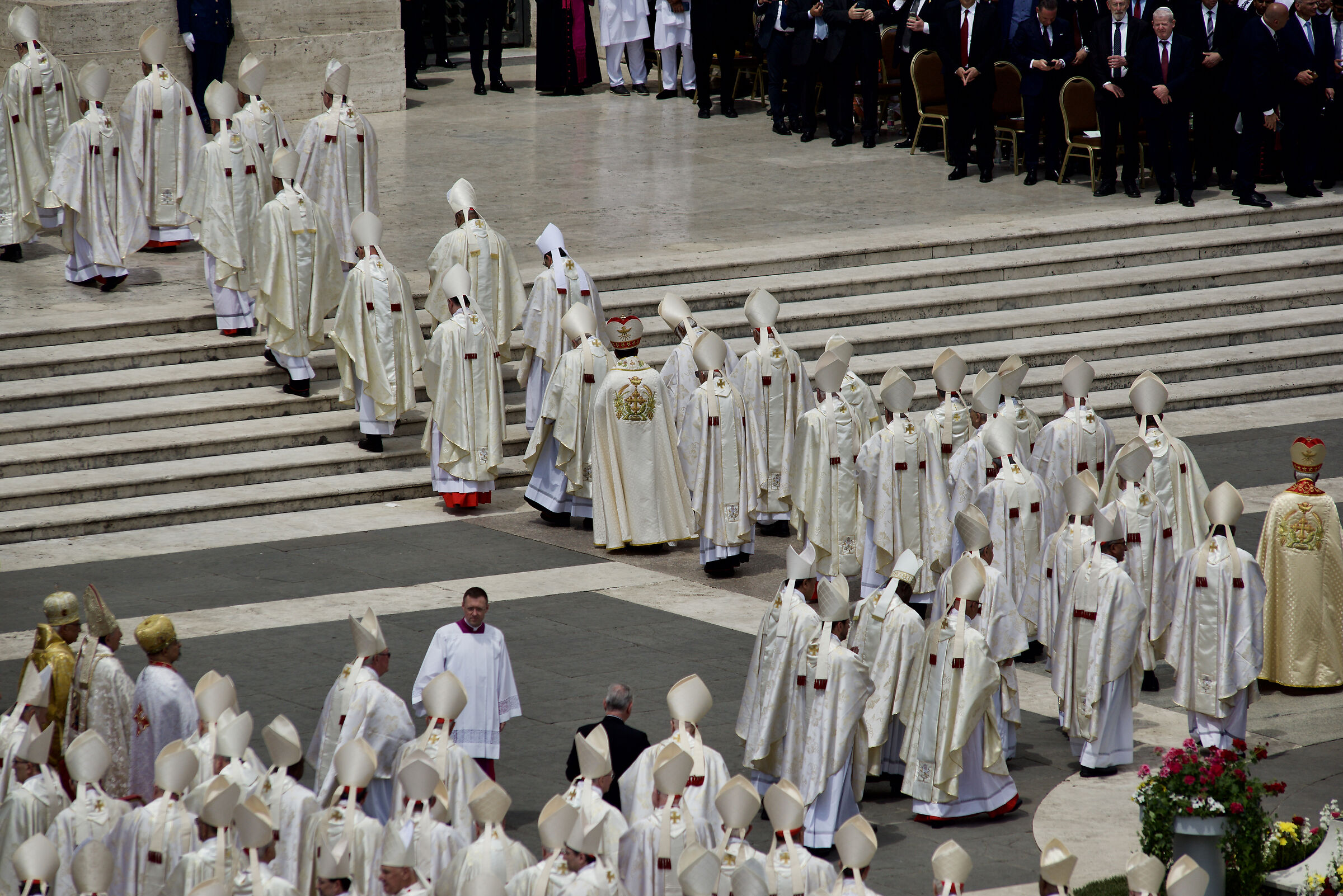 I vescovi in processione