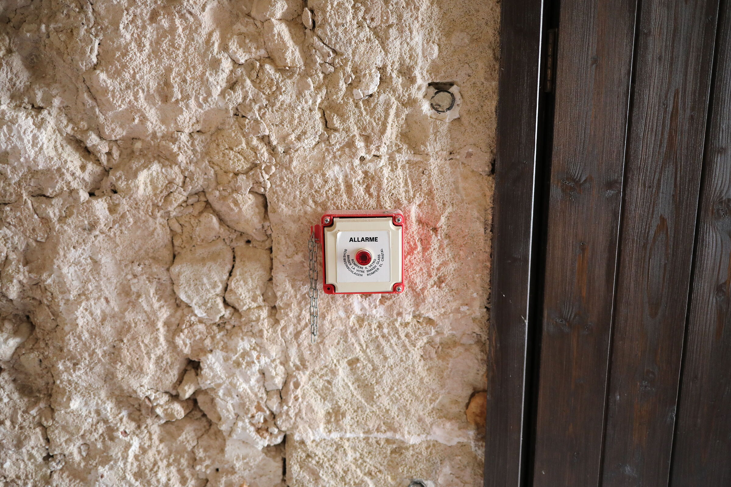 Allarme @ " F. 2.5 " Canon 5 D IV, 35, F. 2 IS Usm