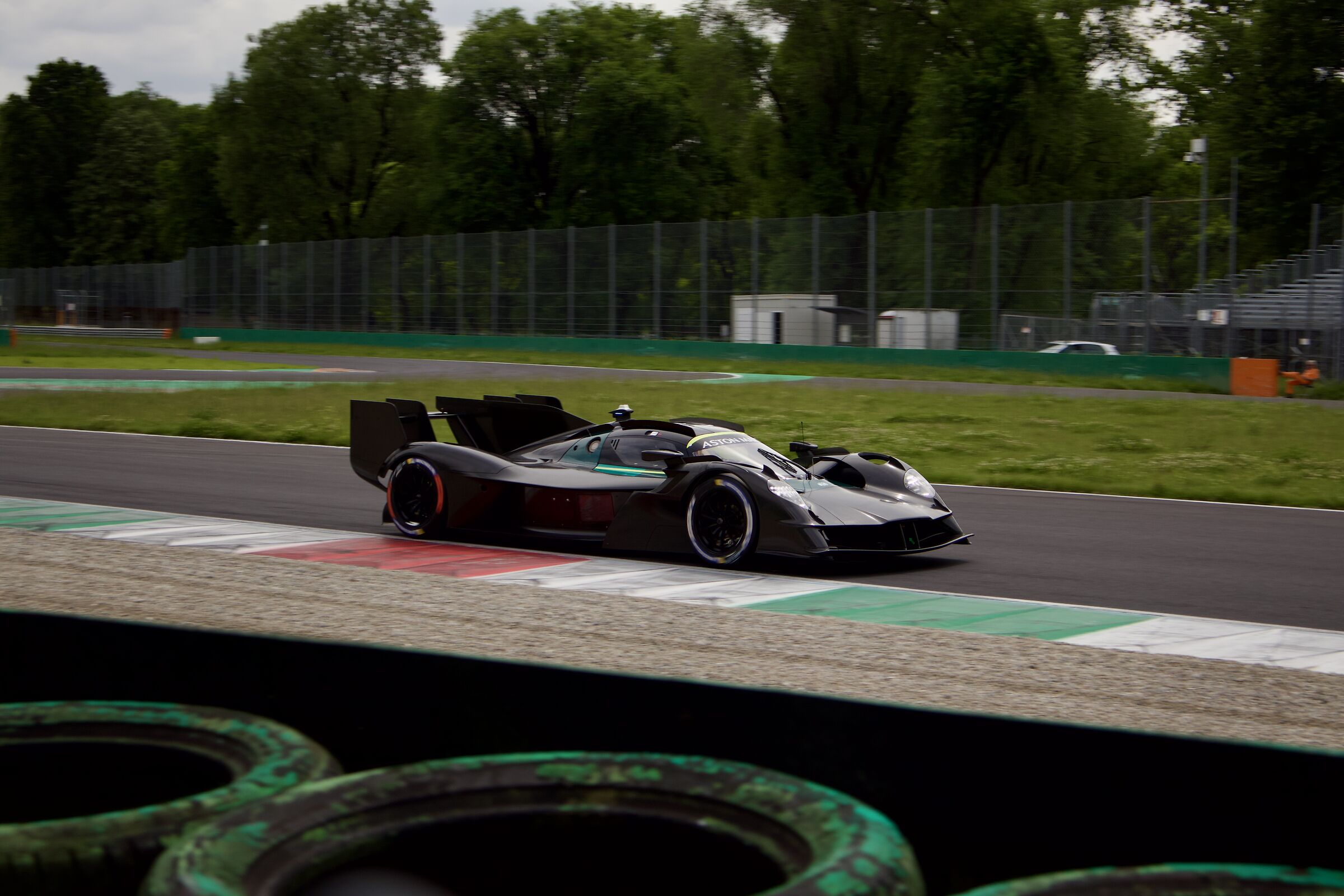 Aston Martin Valkyrie AMR-LMH