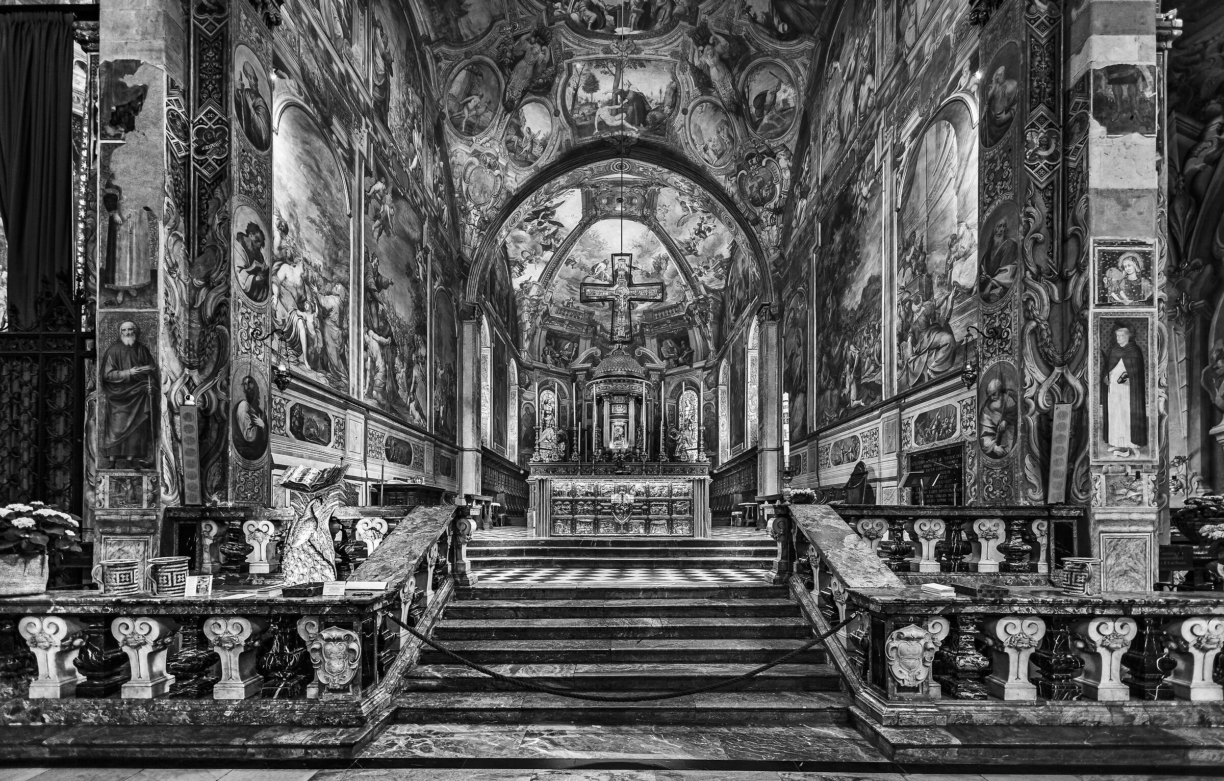 Dentro il Duomo in B&W
