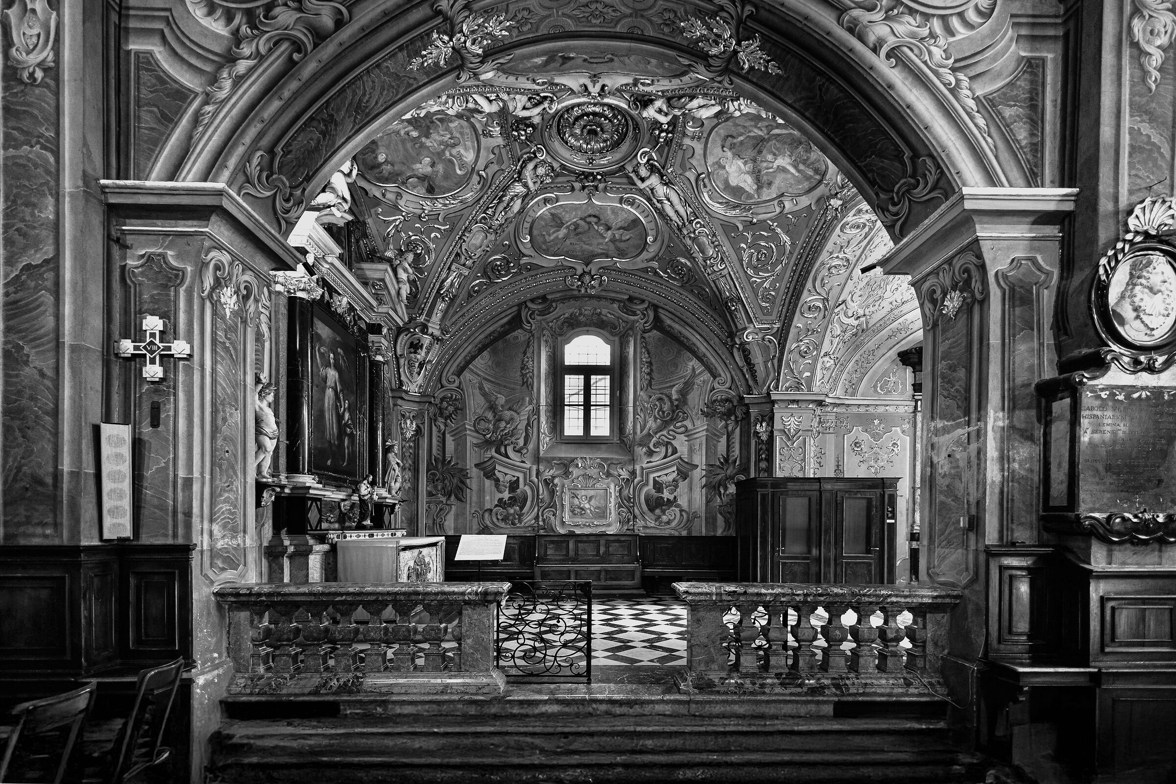 Dentro il Duomo in B&W