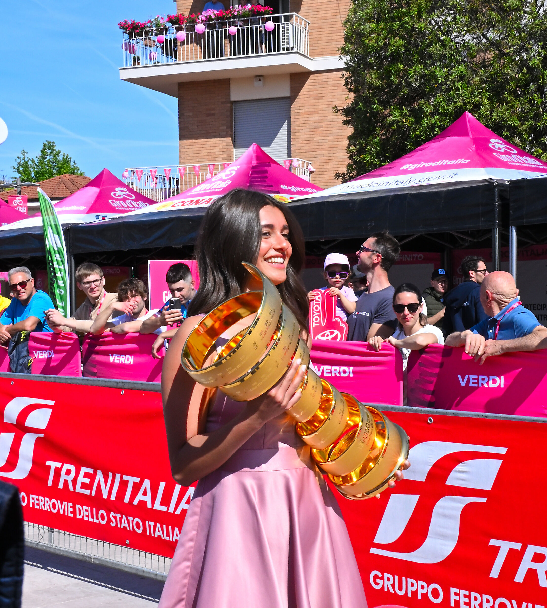 The arrival of the Trophy