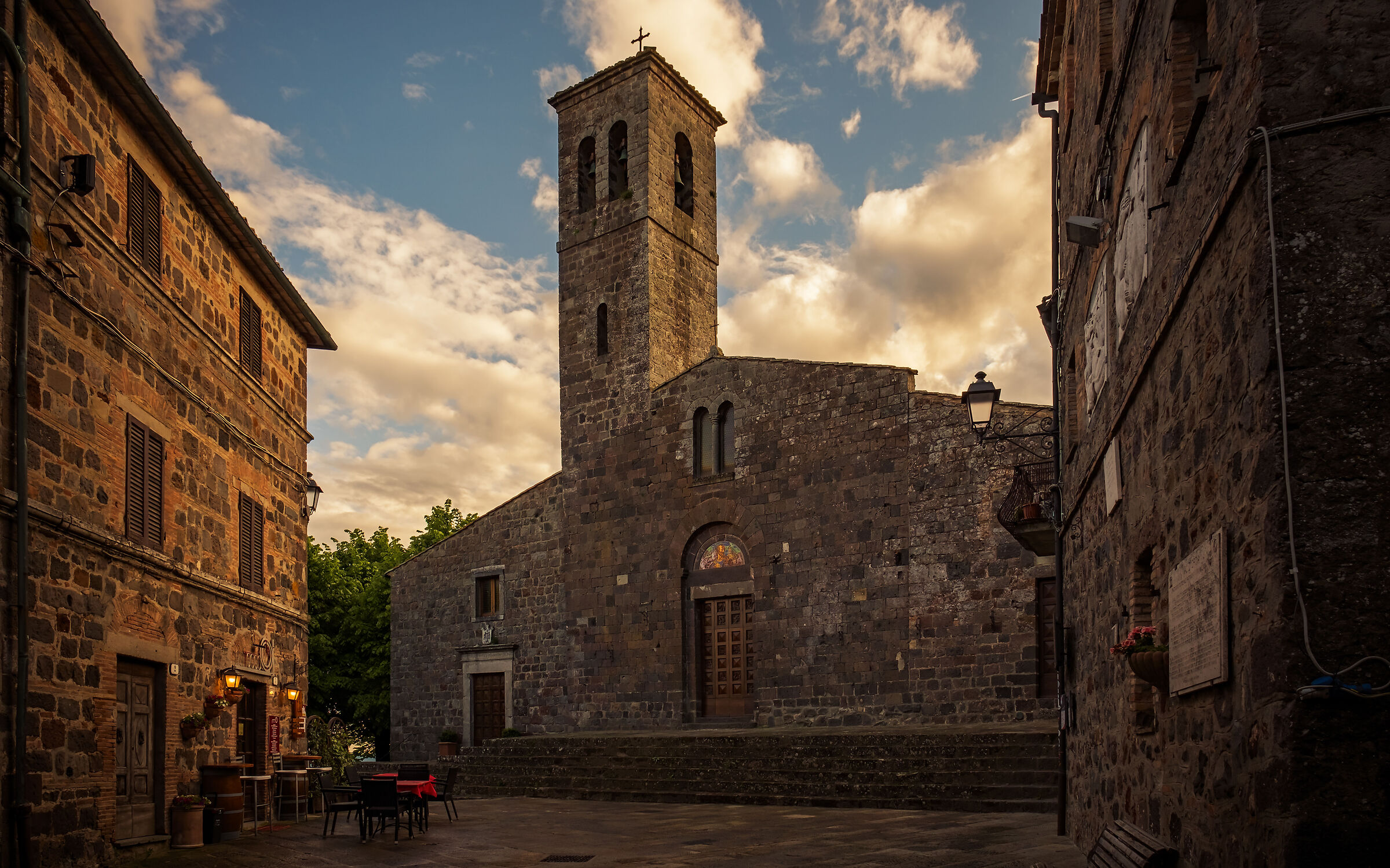 evening falls in Radicofani