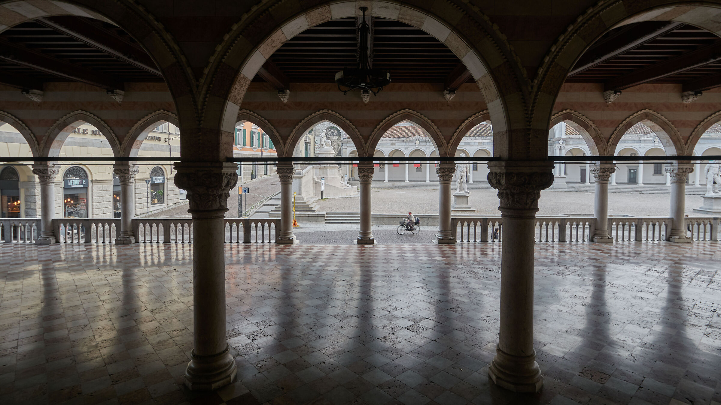 Una mattina a Piazza della Libertà