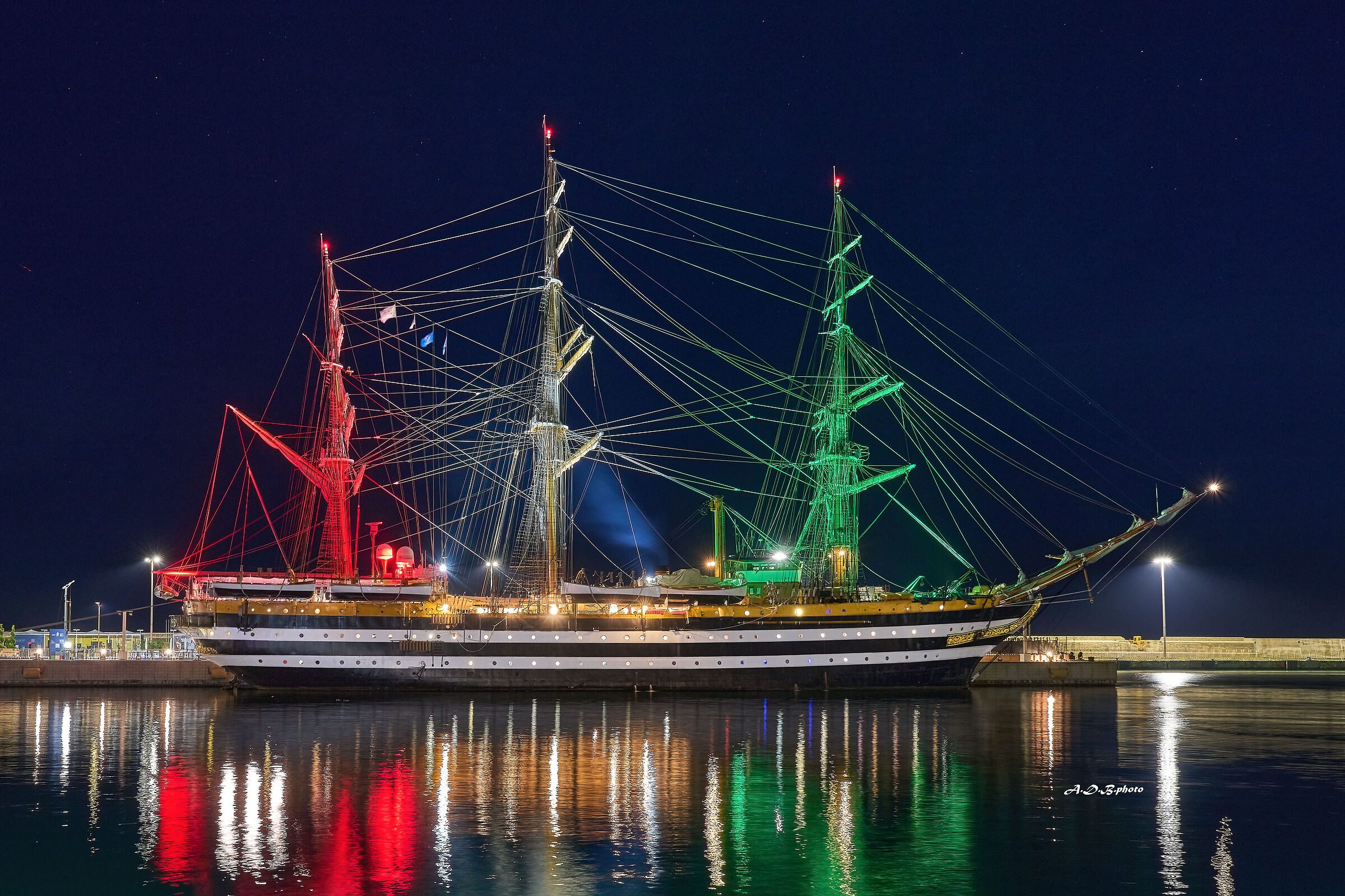 Nave Amerigo Vespucci- ormeggio- Civitavecchia