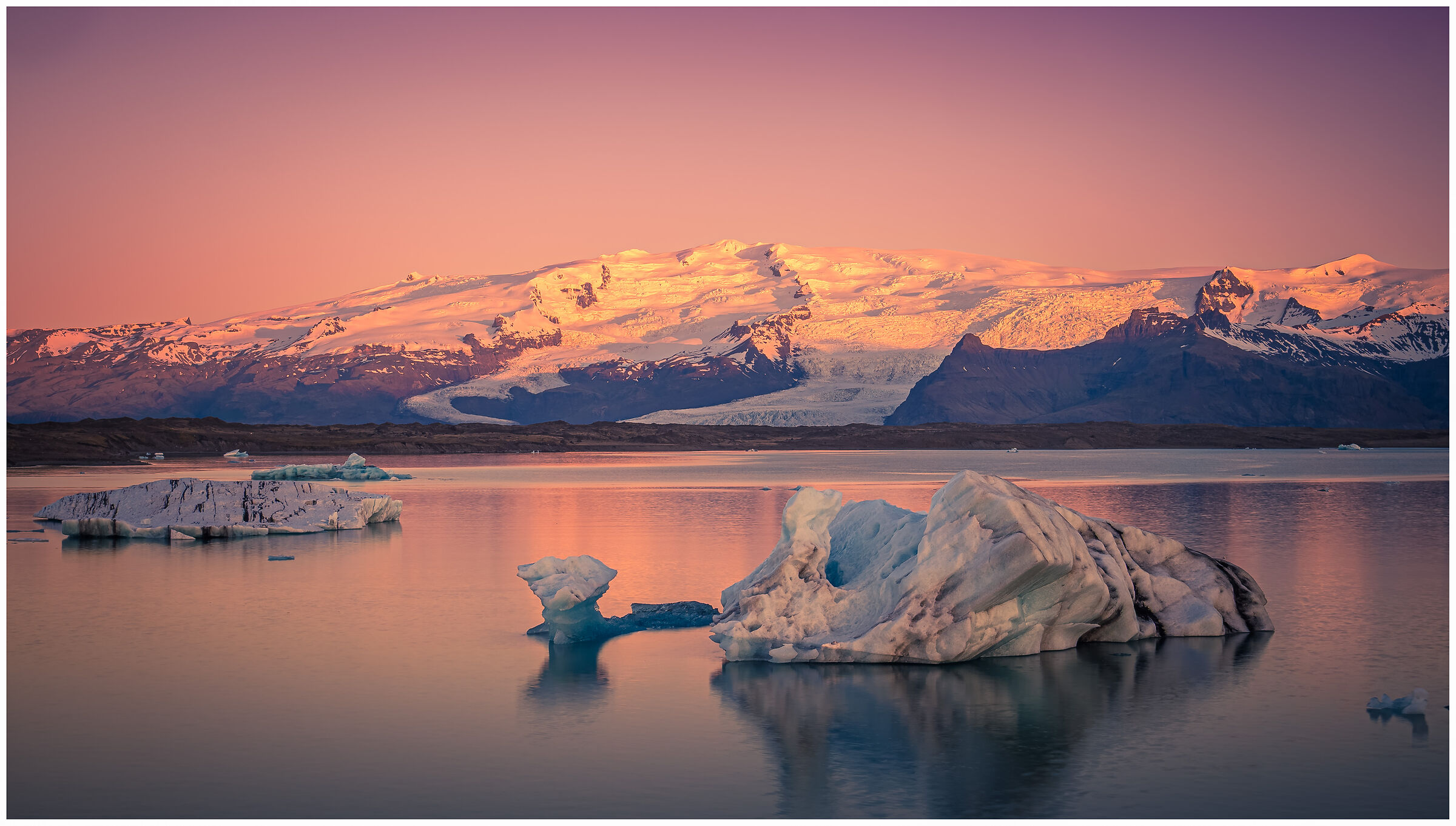 Jokulsarlon glacial lake