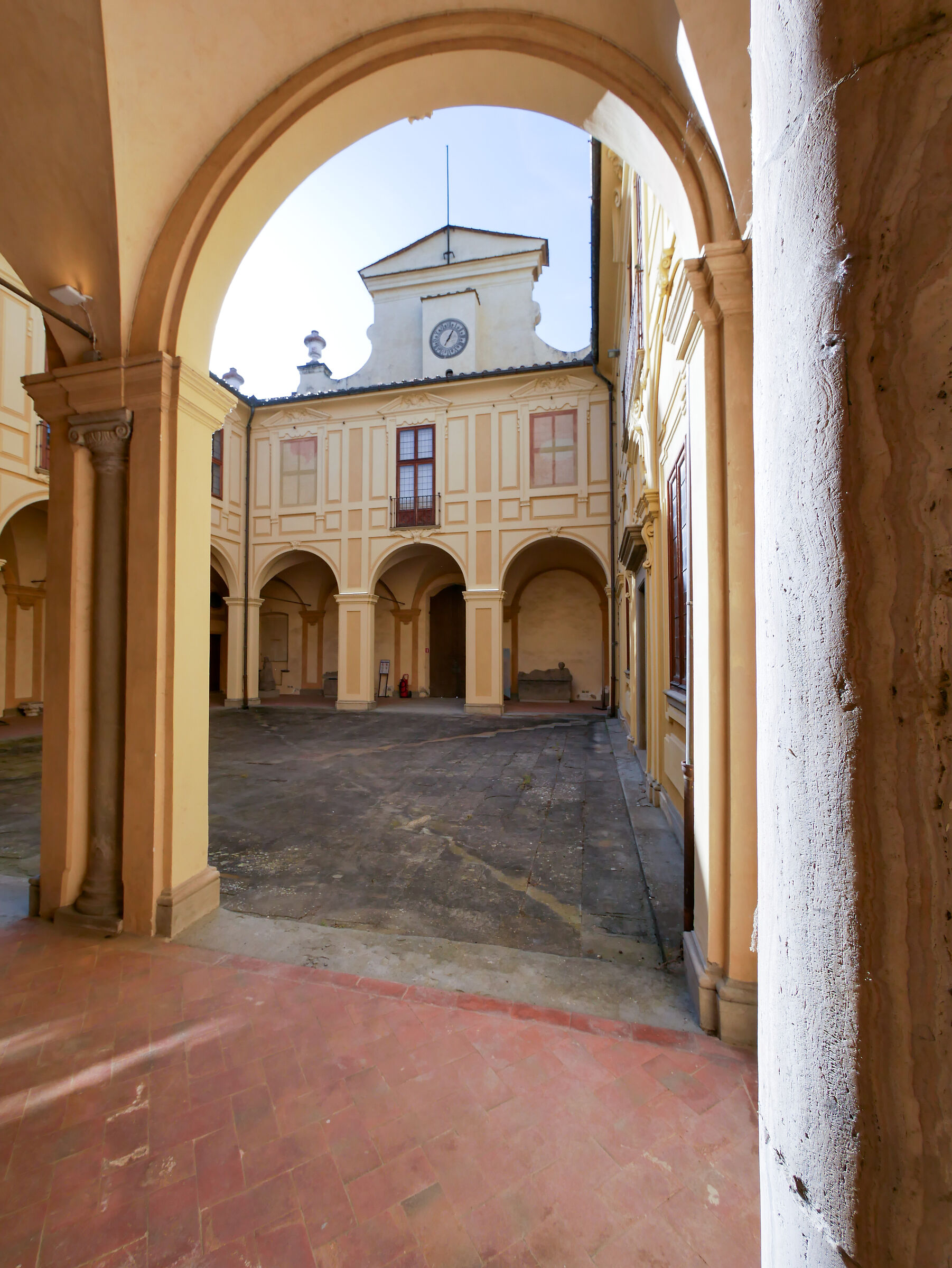 Cortile di Villa Corsini a Castello
