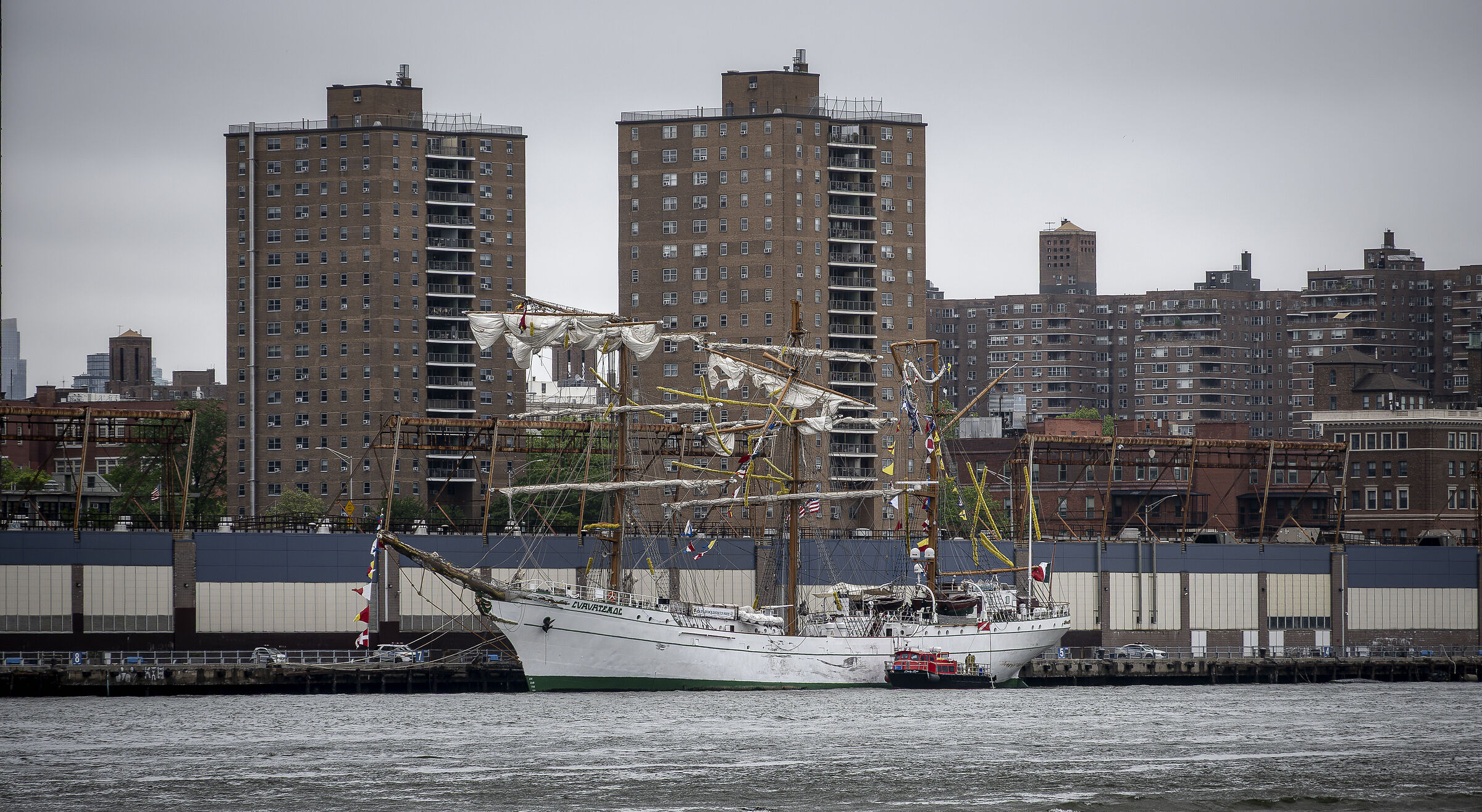 New York "a thought for the 2 dead sailors"