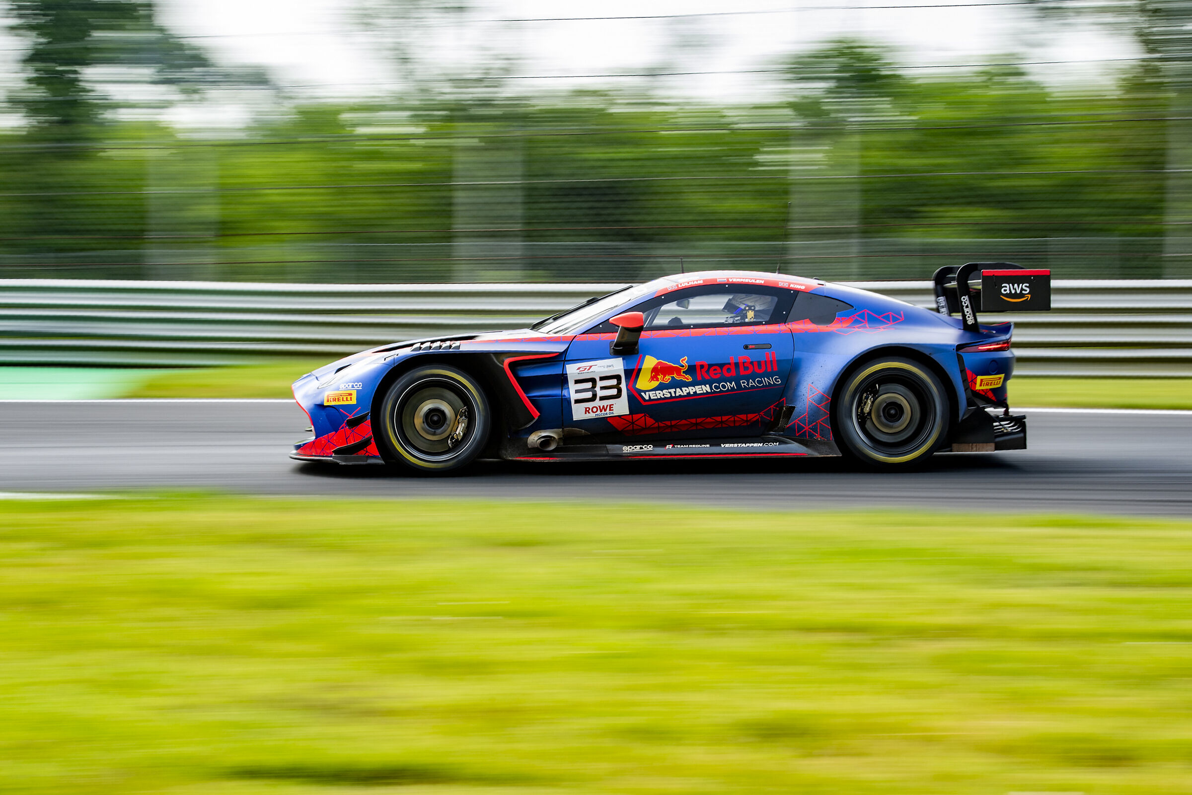 Panning at the Waalweg path
