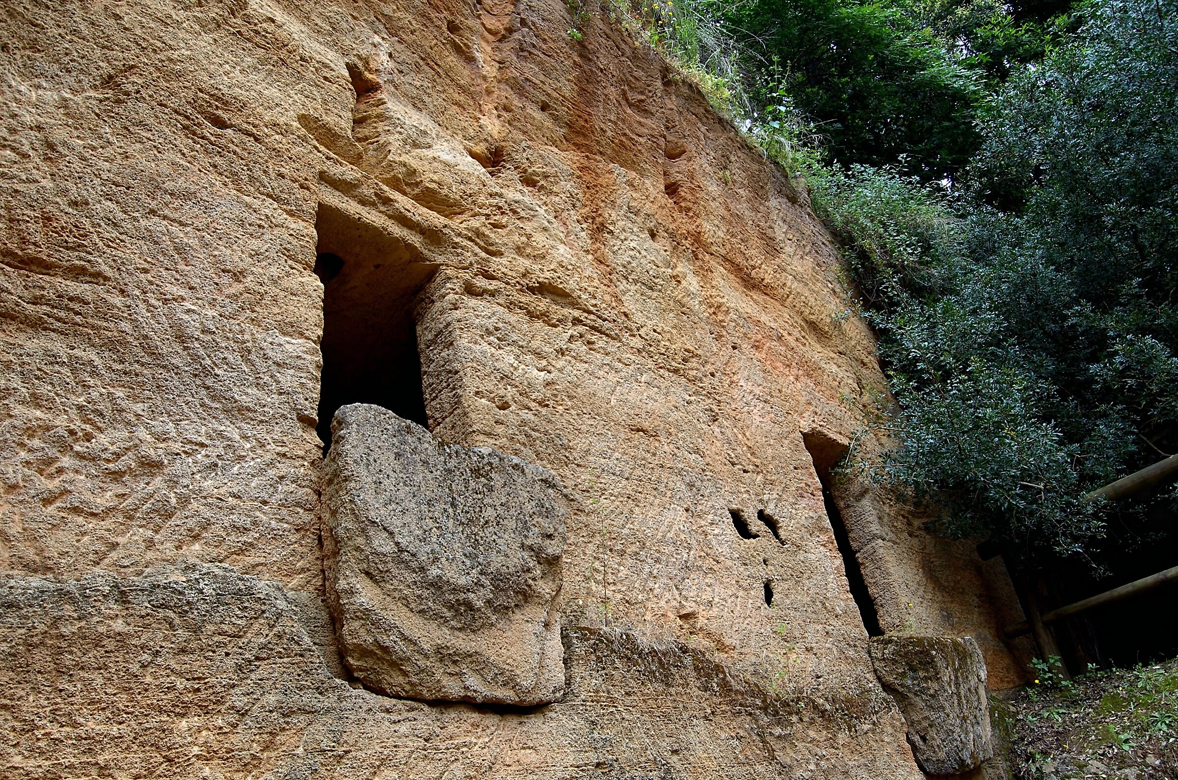 Necropolis of the Caves 3
