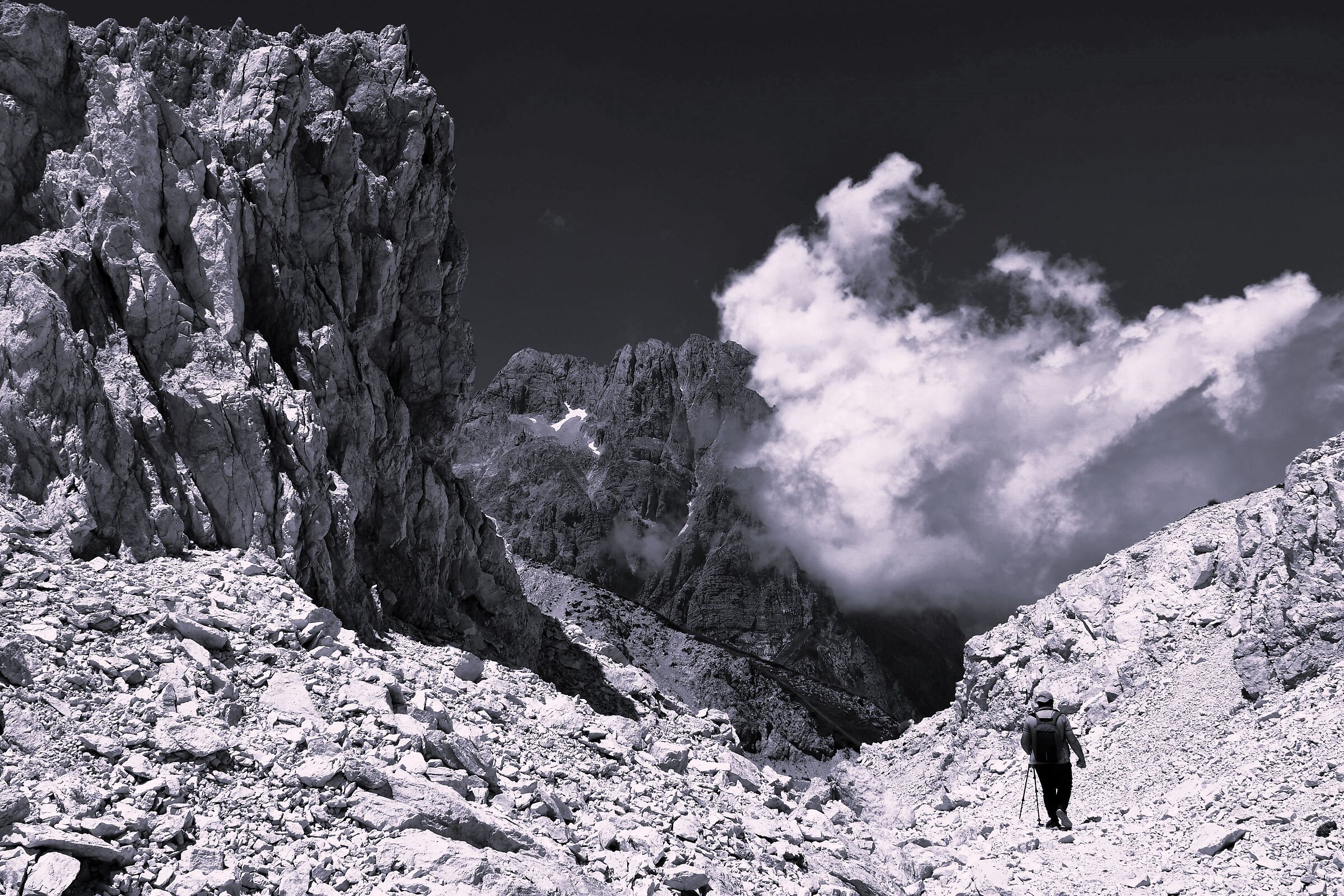 Sul sentiero per Vado di Corno: il miracolo roccioso...