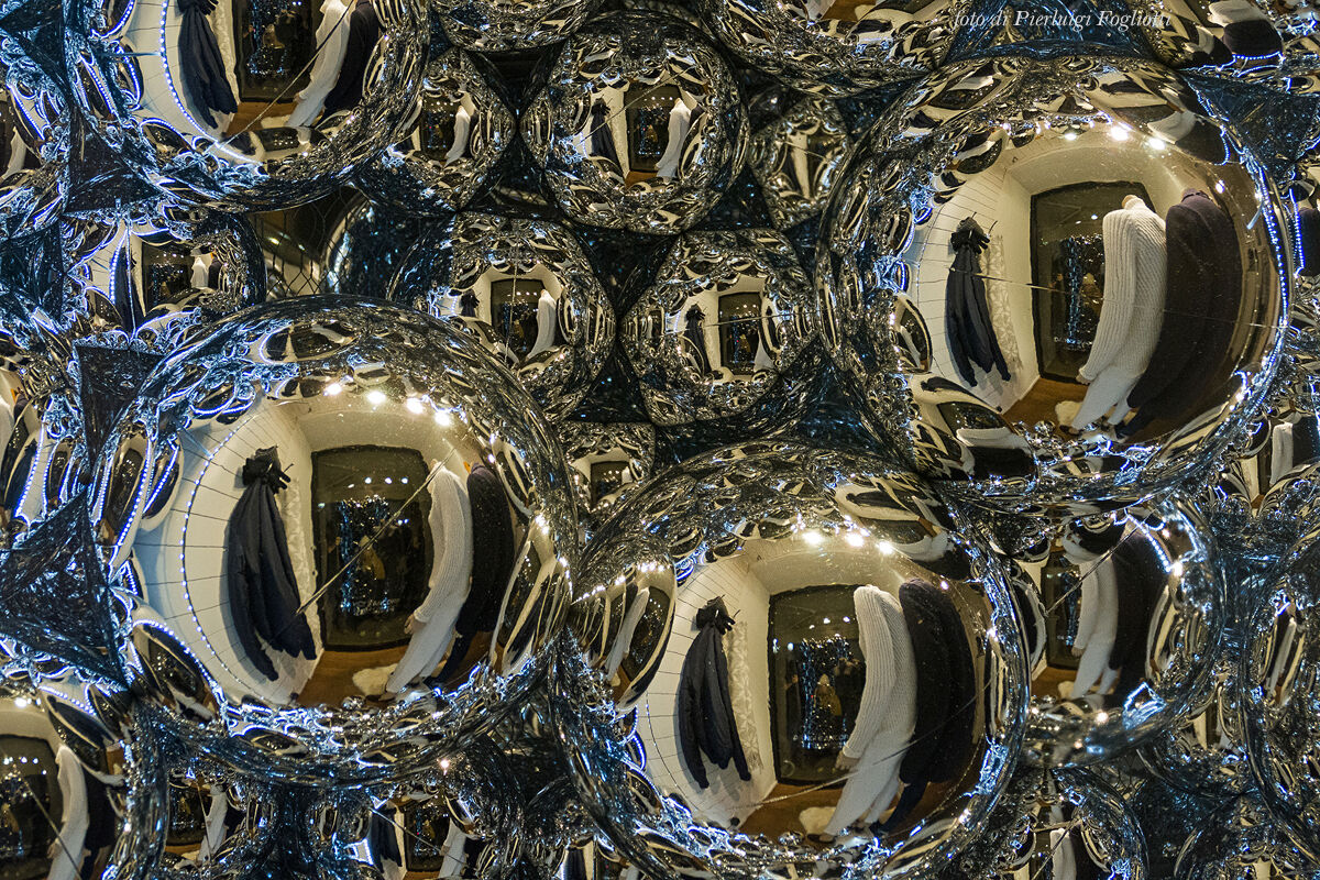 riflessi in vetrina