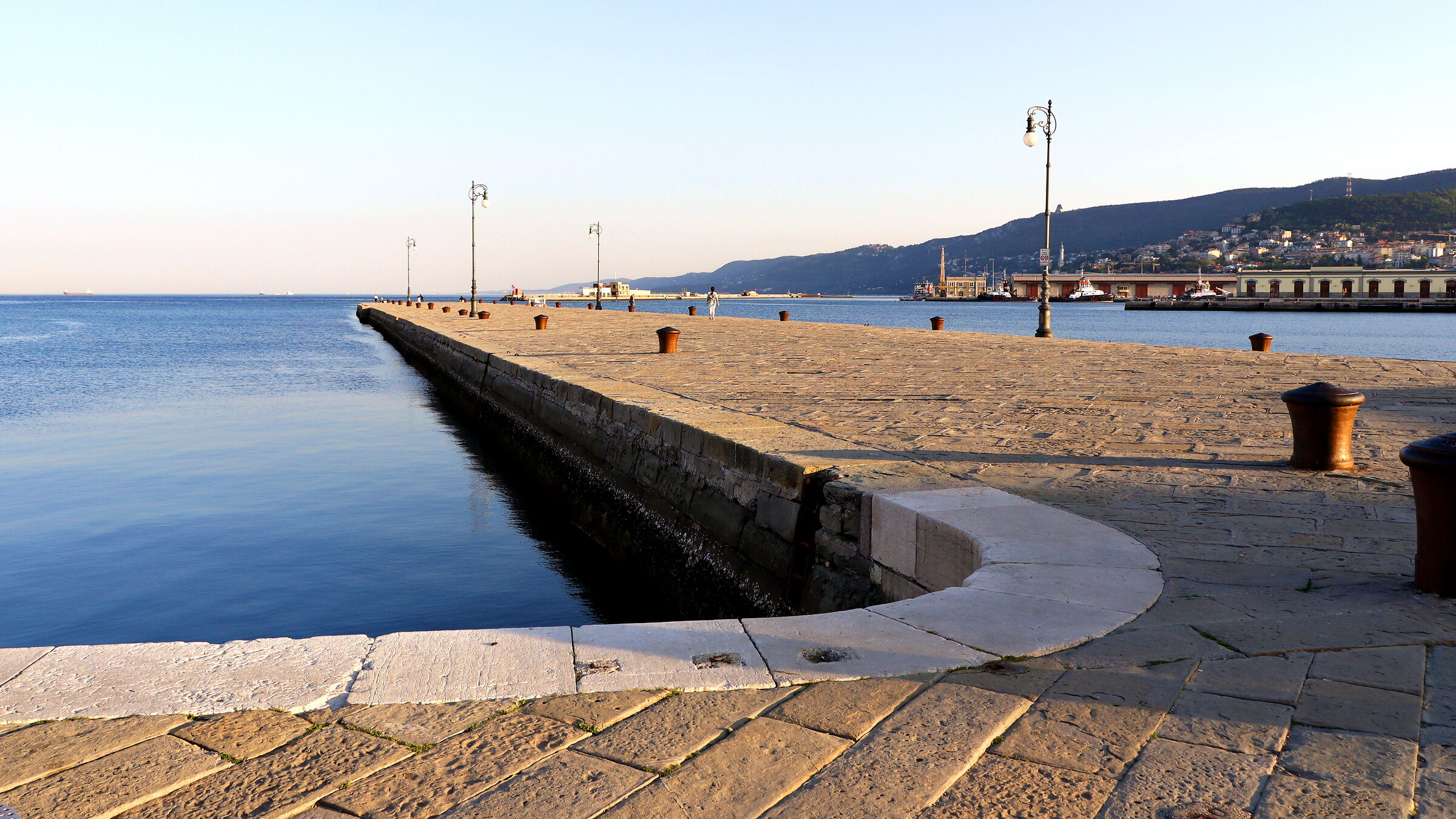 Molo Audace la mattina presto