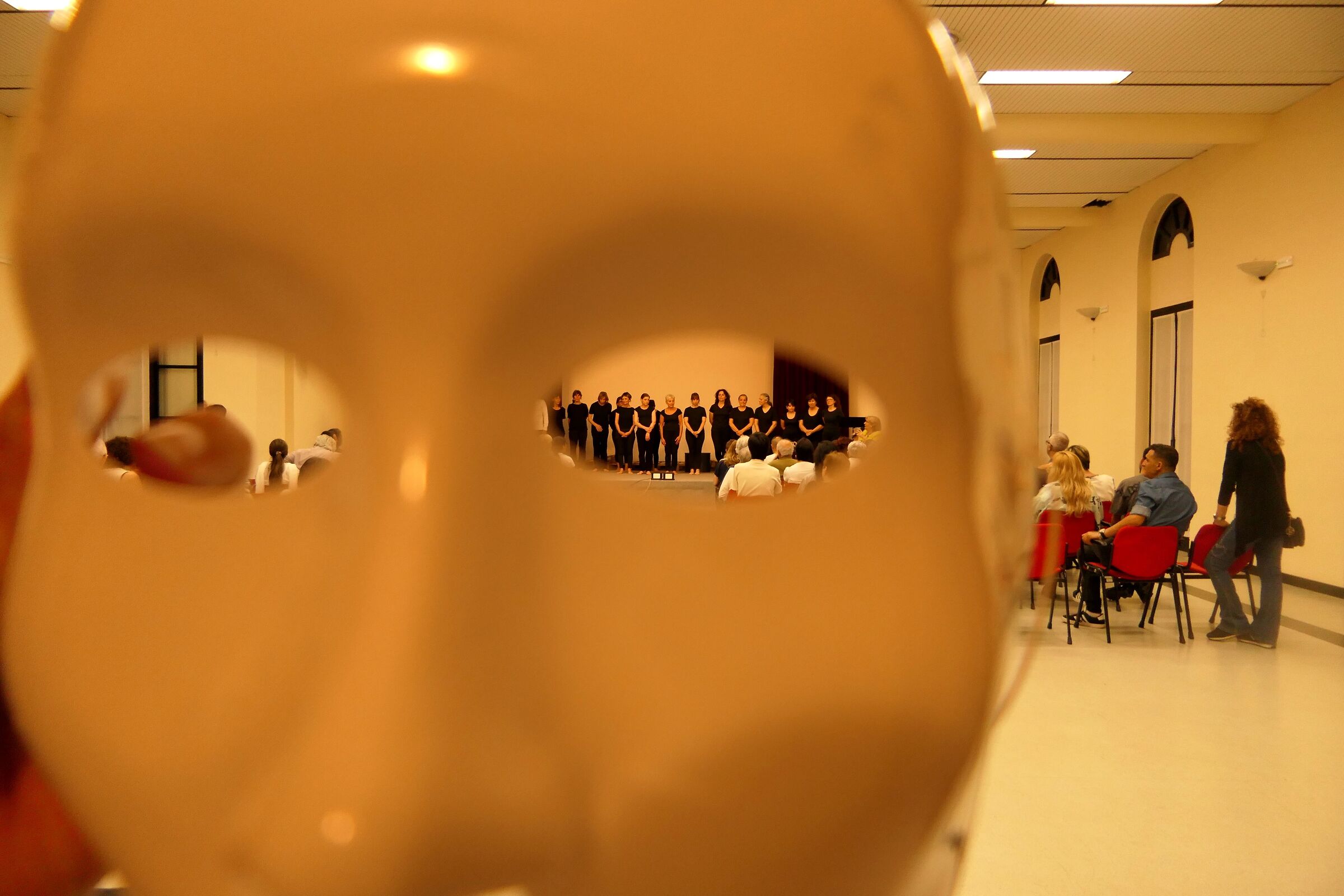 dietro la maschera.....