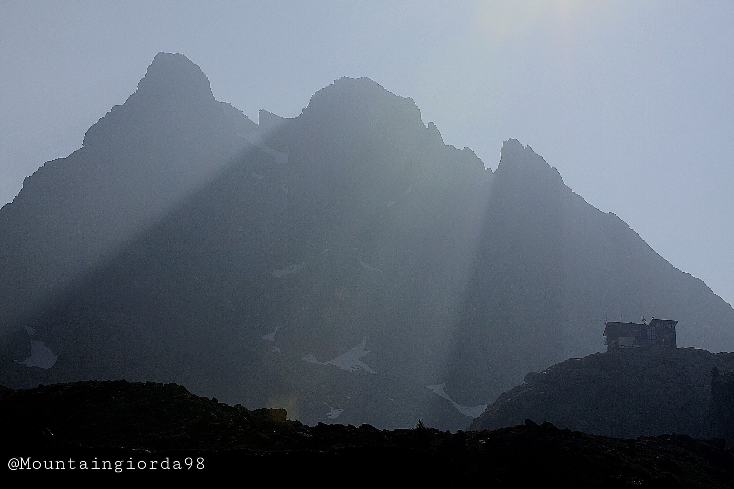 Rifugio Remondino con Cima di Nasta