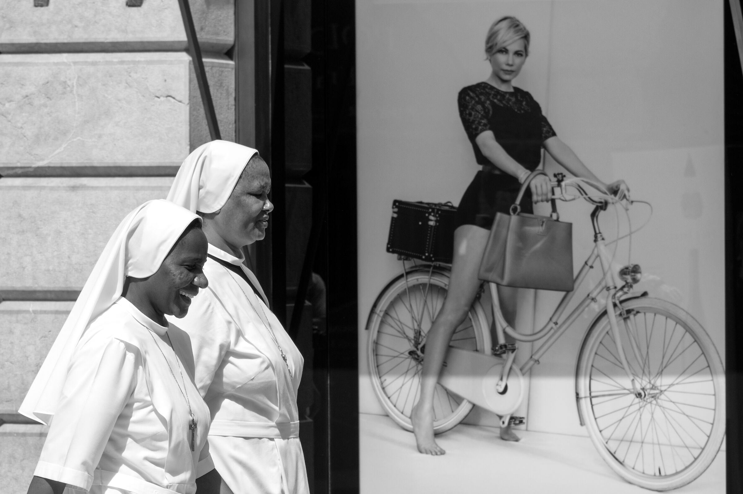 Black in white white in black