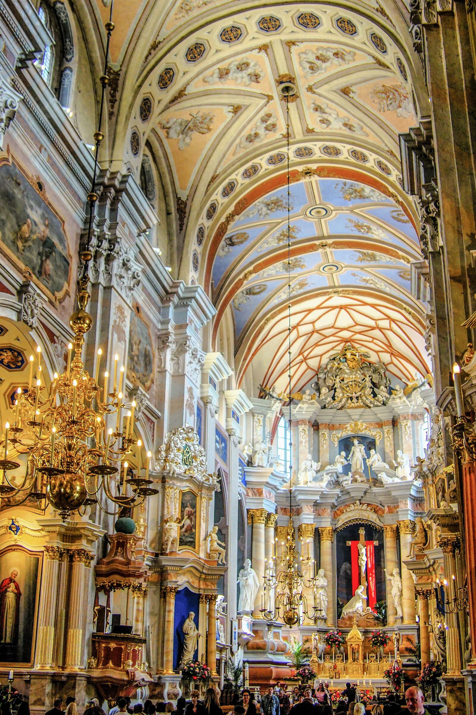 Kiron 28-105 f 3.2-4.5