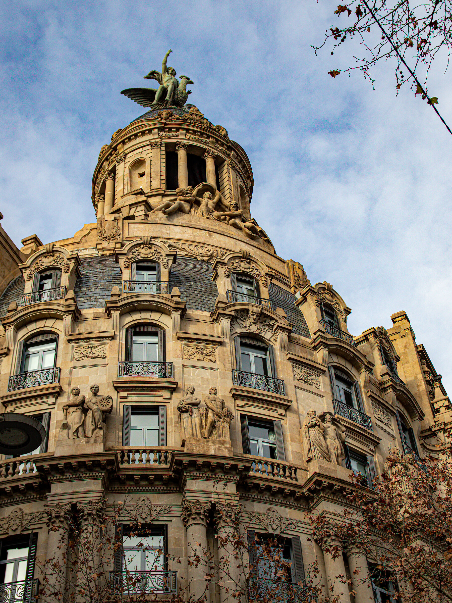 edifici