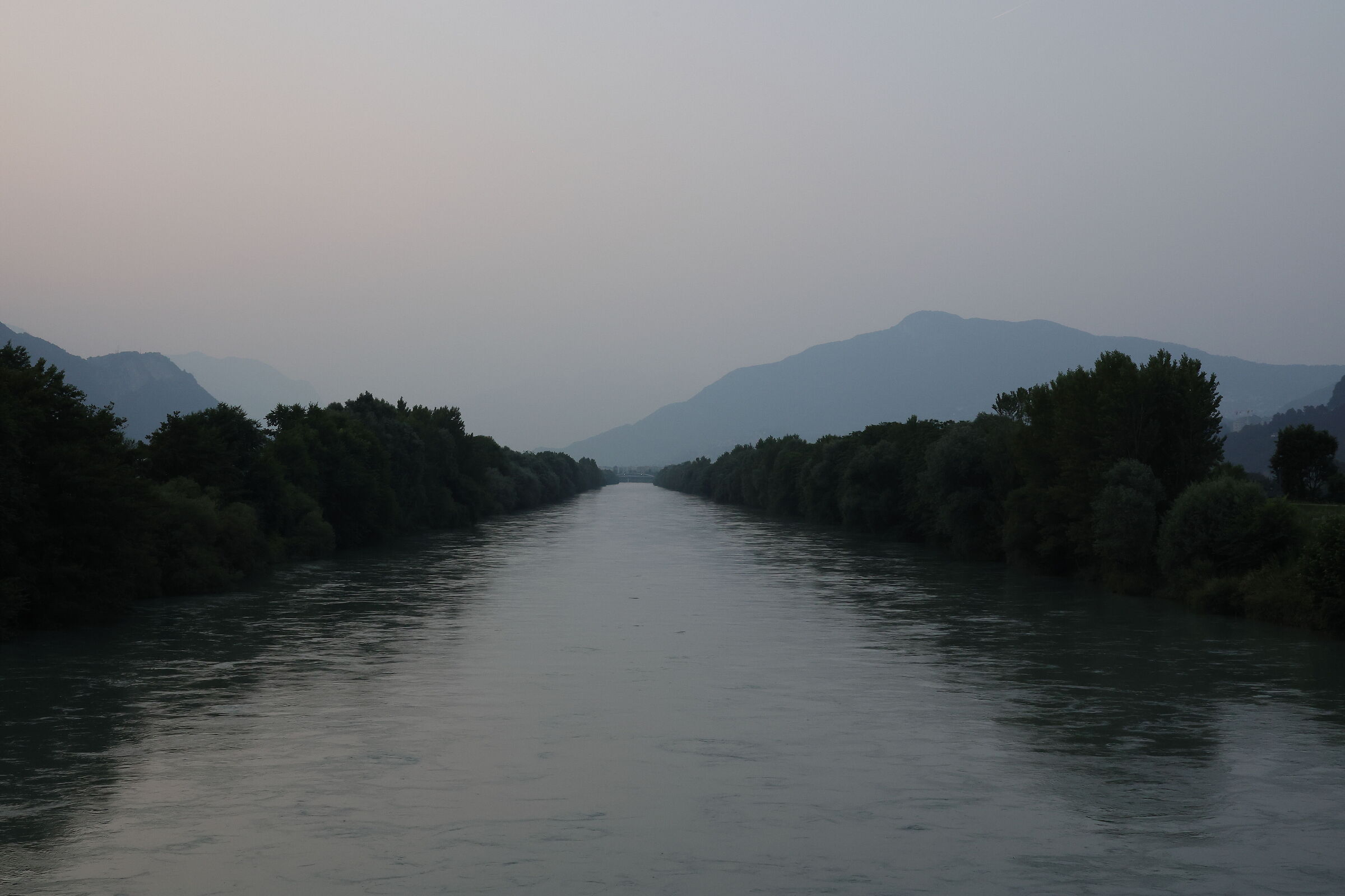 Fiume Adige con molta foschia