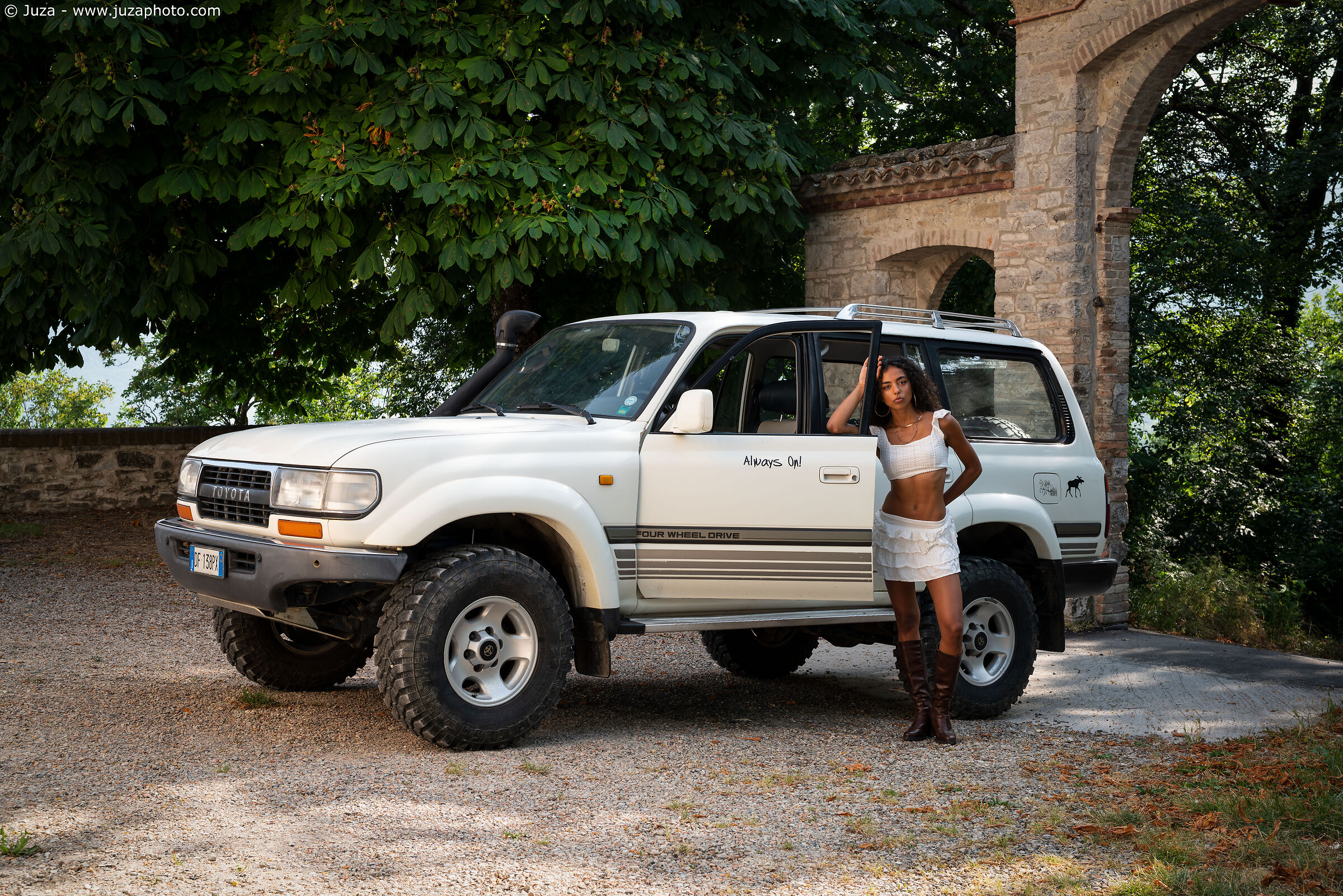 Miriam Nan - Land Cruiser