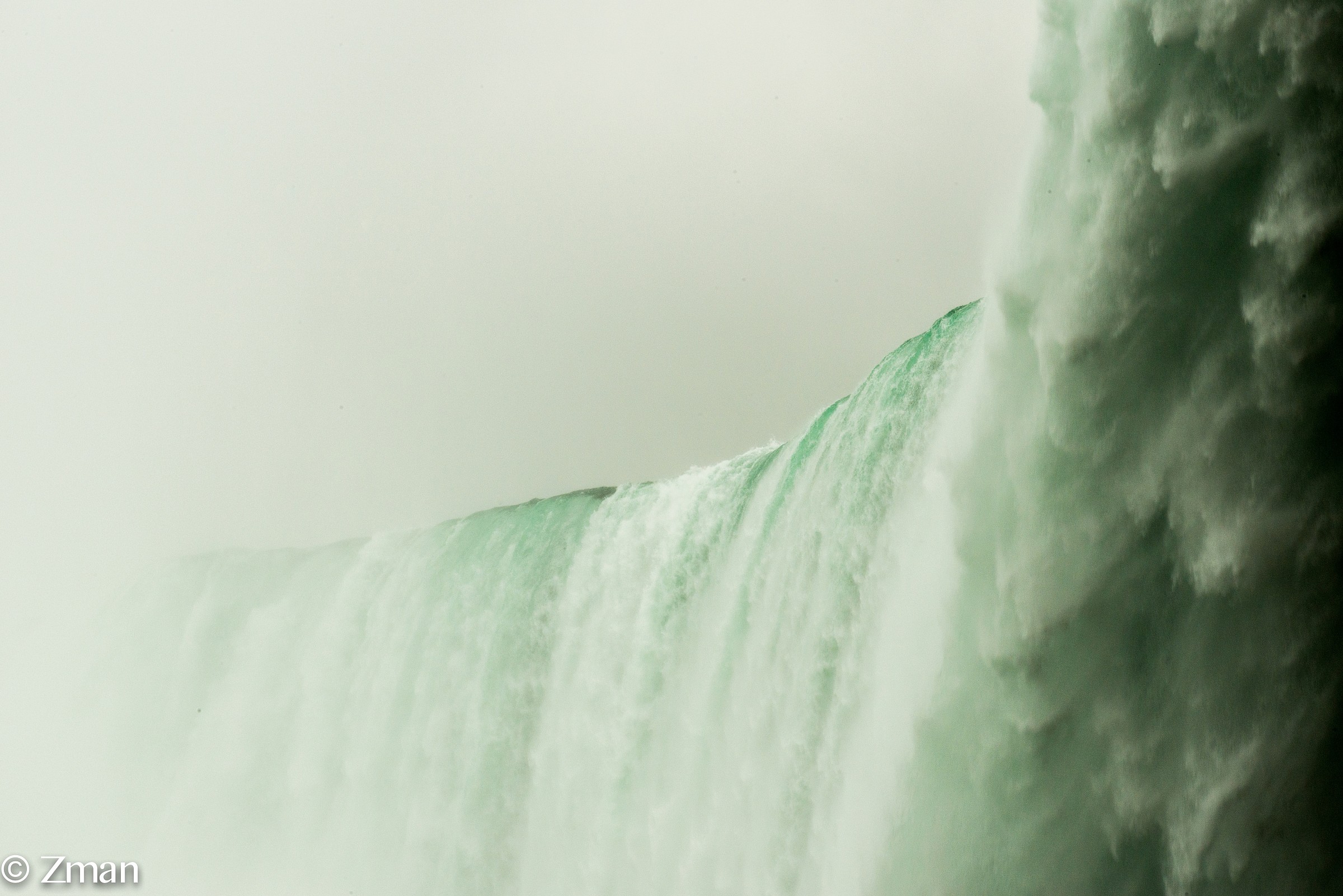La forza bruta di acqua